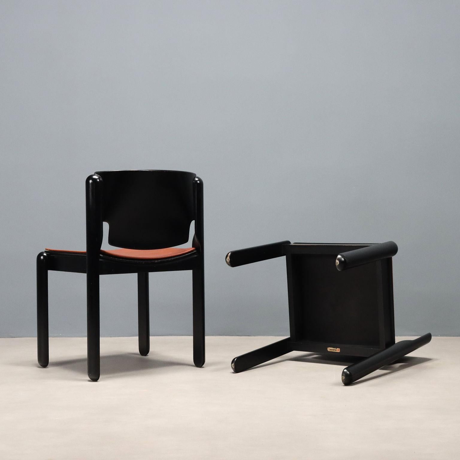Acht '122' Stühle von Vico Magistretti für Cassina 1960-70er Jahre im Angebot 3