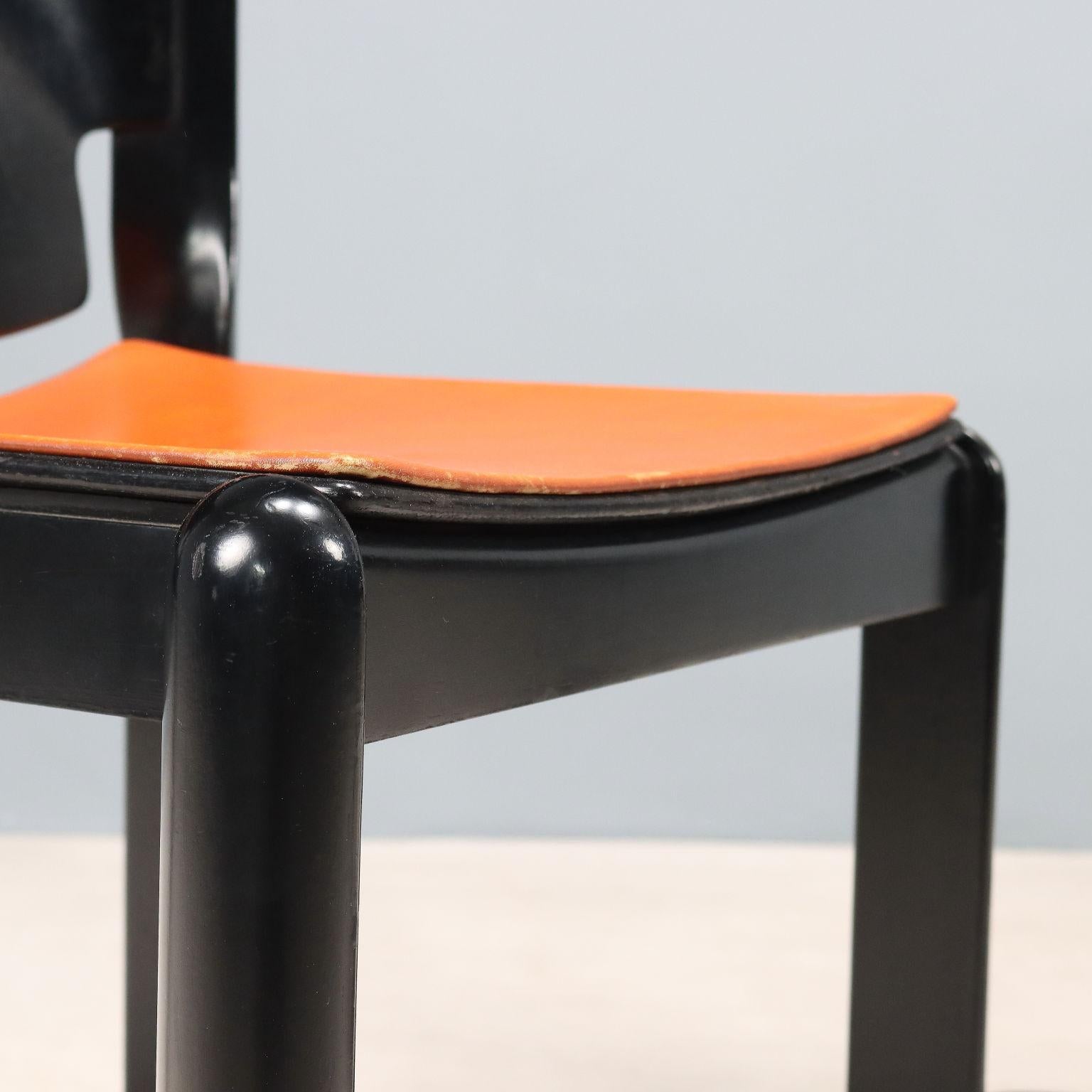 Acht '122' Stühle von Vico Magistretti für Cassina 1960-70er Jahre (Mid-20th Century) im Angebot