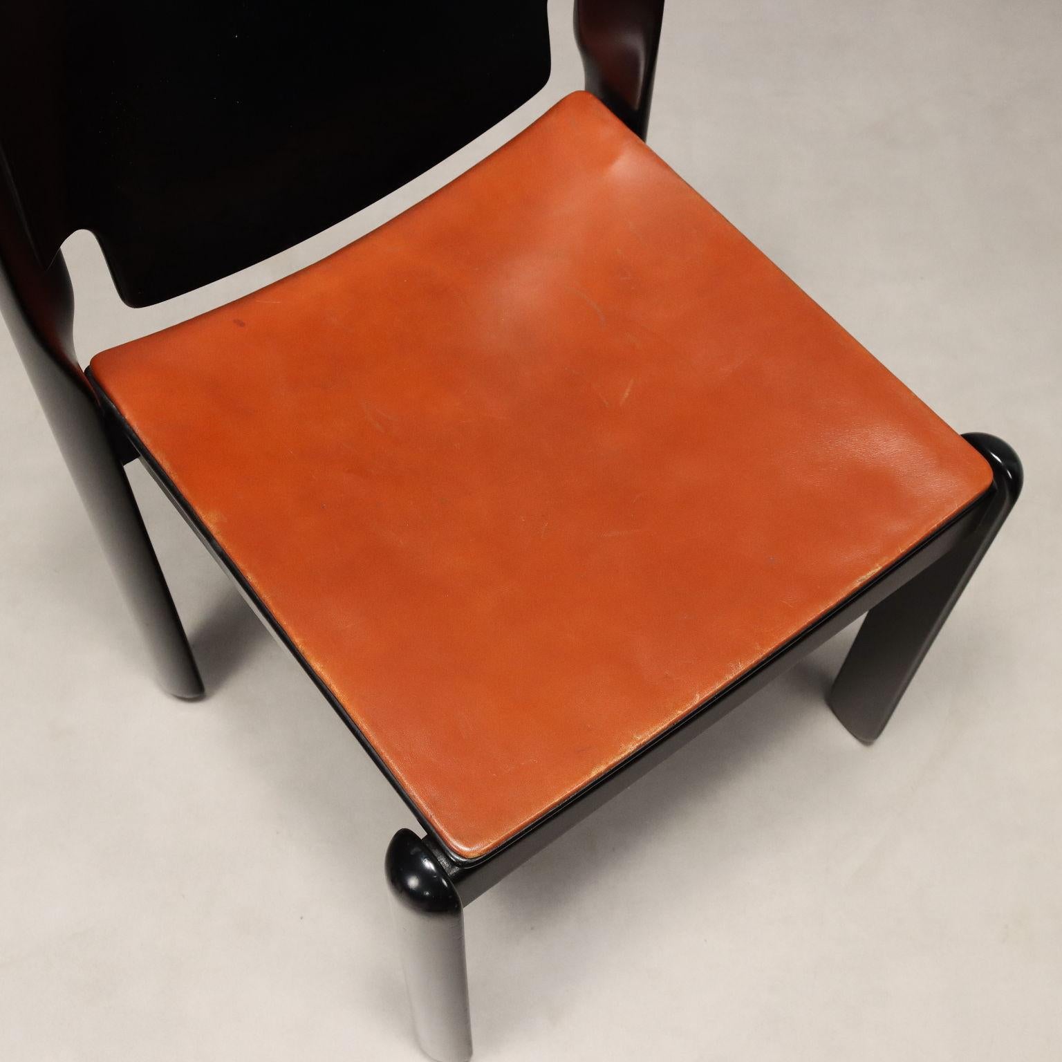 Acht '122' Stühle von Vico Magistretti für Cassina 1960-70er Jahre im Angebot 1