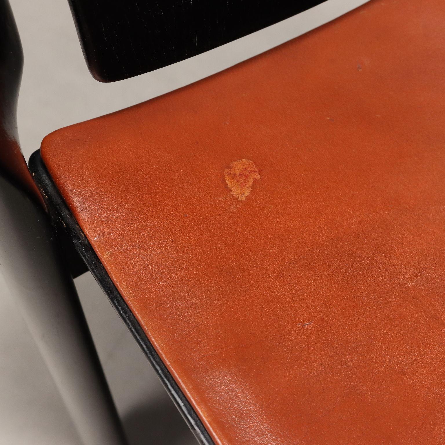 Acht '122' Stühle von Vico Magistretti für Cassina 1960-70er Jahre im Angebot 2