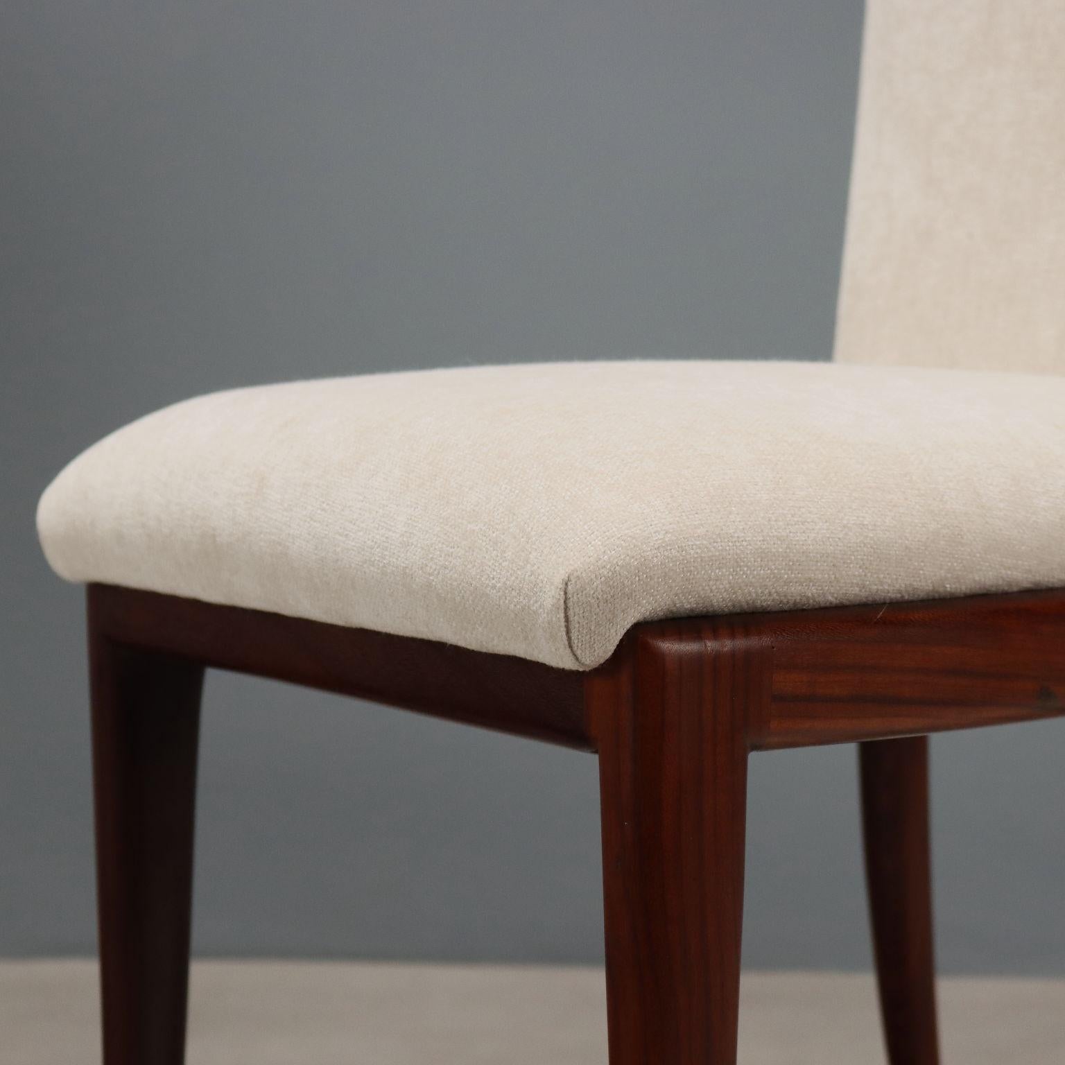 Mid-20th Century Huit chaises des années 1950 restaurées en vente