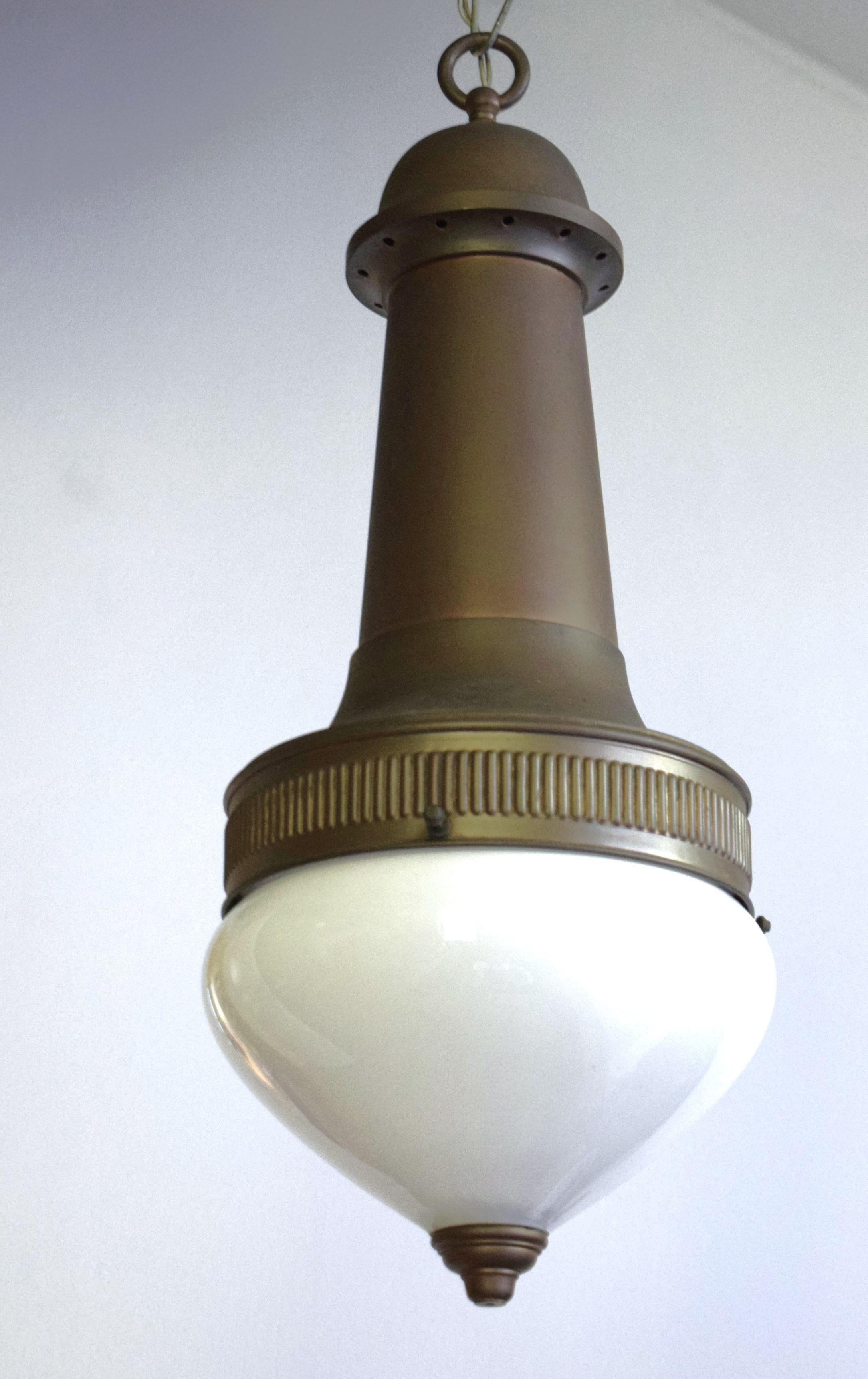 Otto Wagner: grande lampada da sala per l'ospedale Steinhof di Vienna In condizioni discrete in vendita a Purkersdorf, AT