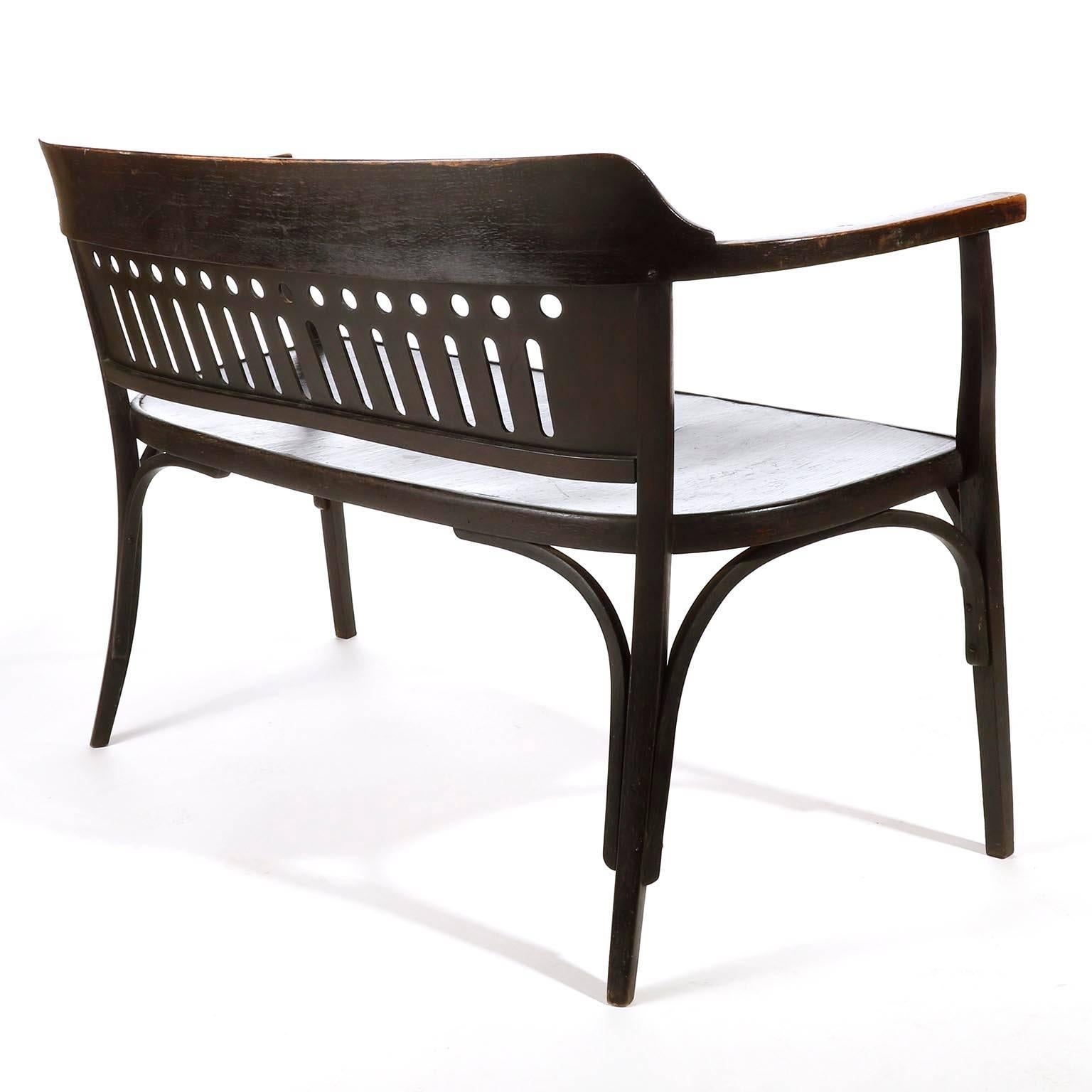 Otto Wagner Settee Bench Bentwood, Thonet, Austria, Vienna Secession, circa 1905 For Sale 3