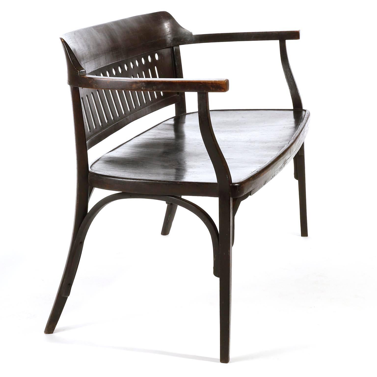 Otto Wagner Settee Bench Bentwood, Thonet, Austria, Vienna Secession, circa 1905 For Sale 1