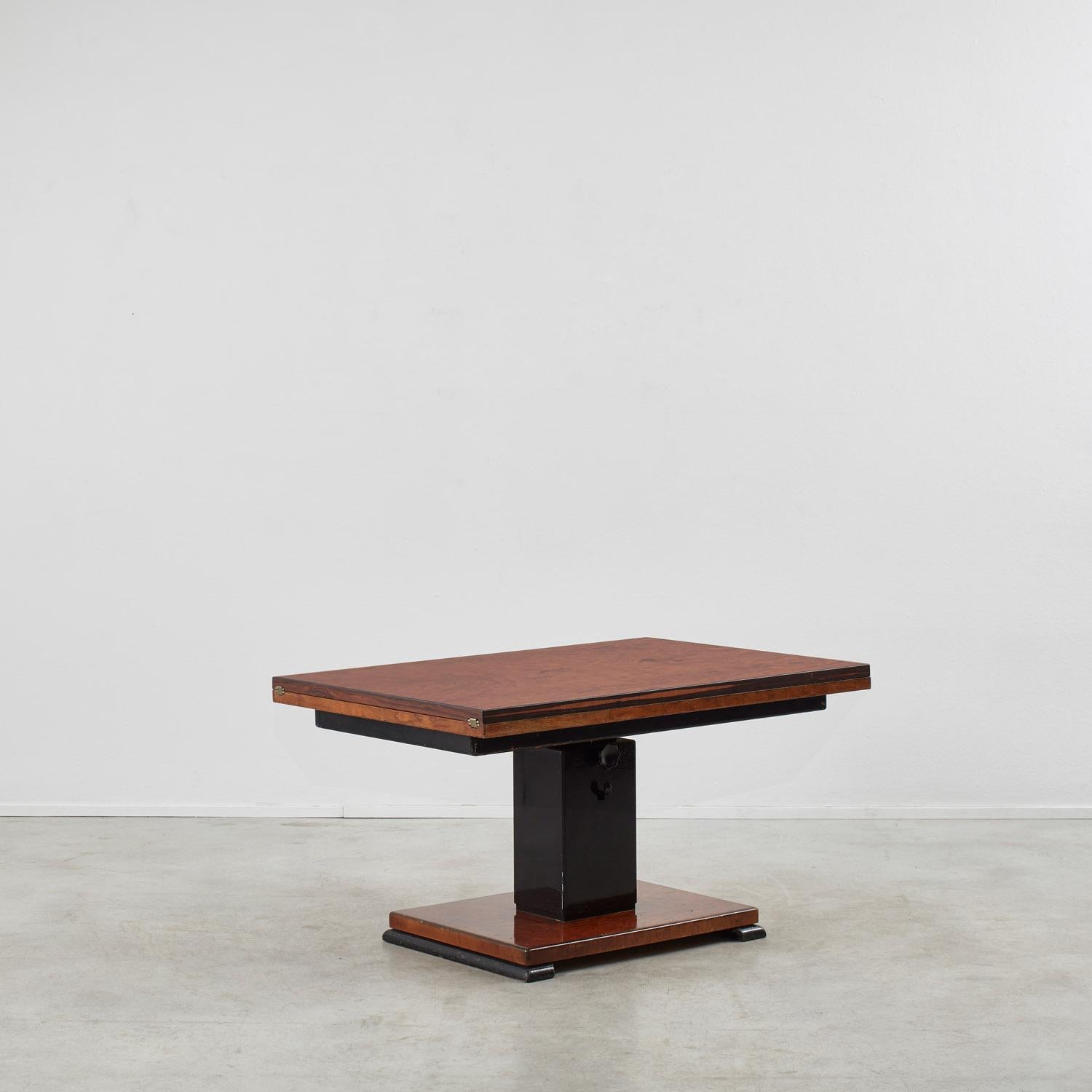 Placage Table de salle à mangerdeal d'Otto Wretling, Suède, années 1930 en vente