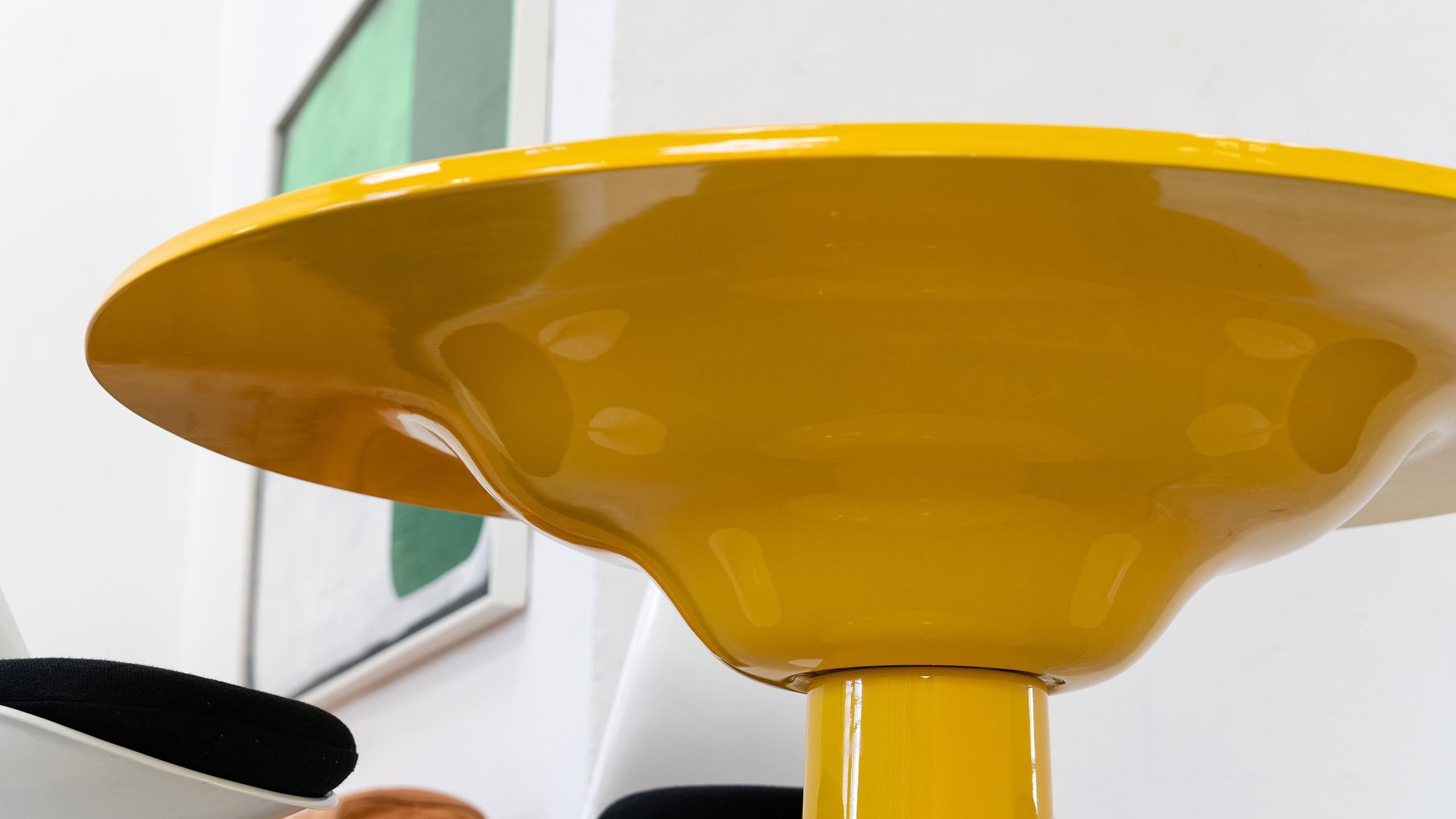 Mesa de comedor Otto Zapf 1967 by Zapfmöbel, Alemania en amarillo Mid Century Modern en venta 2