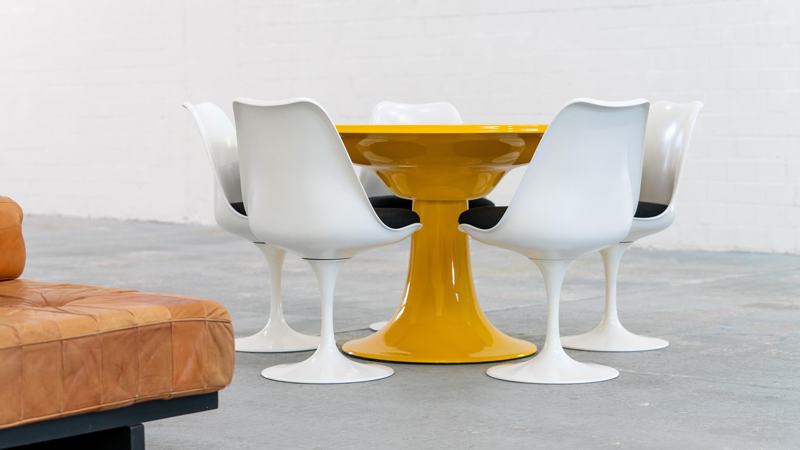 Mesa de comedor Otto Zapf 1967 by Zapfmöbel, Alemania en amarillo Mid Century Modern en venta 5