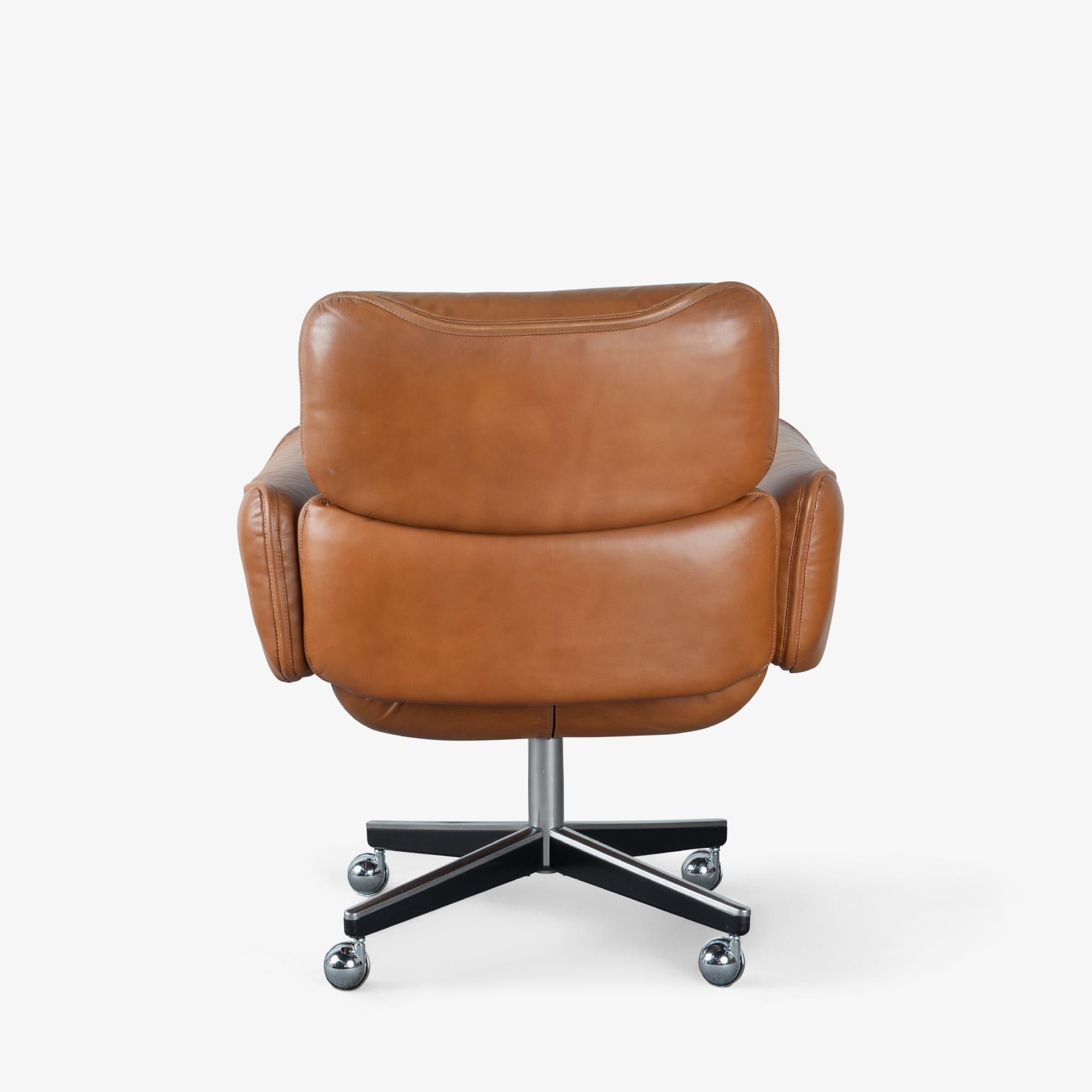 Sedie direzionali Otto Zapf in pelle originale marrone selleria di Knoll In condizioni discrete in vendita a Stamford, CT