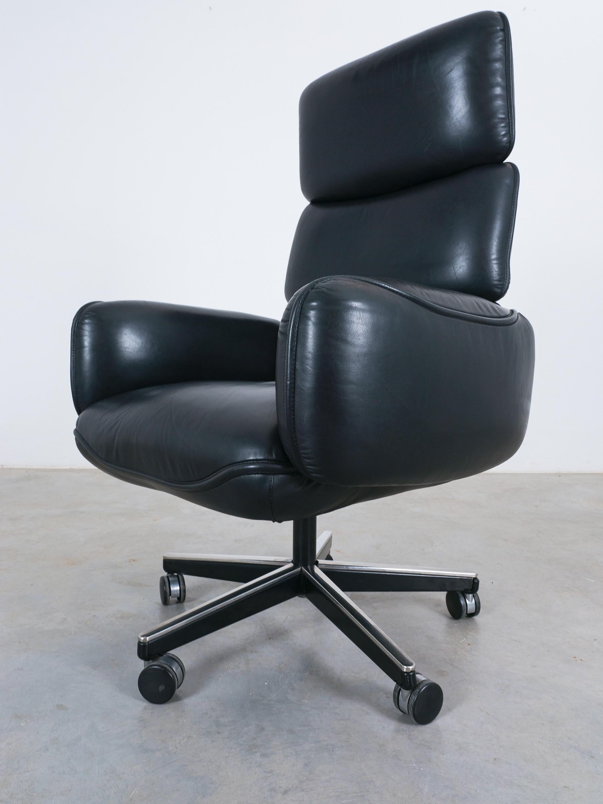 Otto Zapf Para Knoll Silla de escritorio de cuero con respaldo alto negro Aluminio en venta