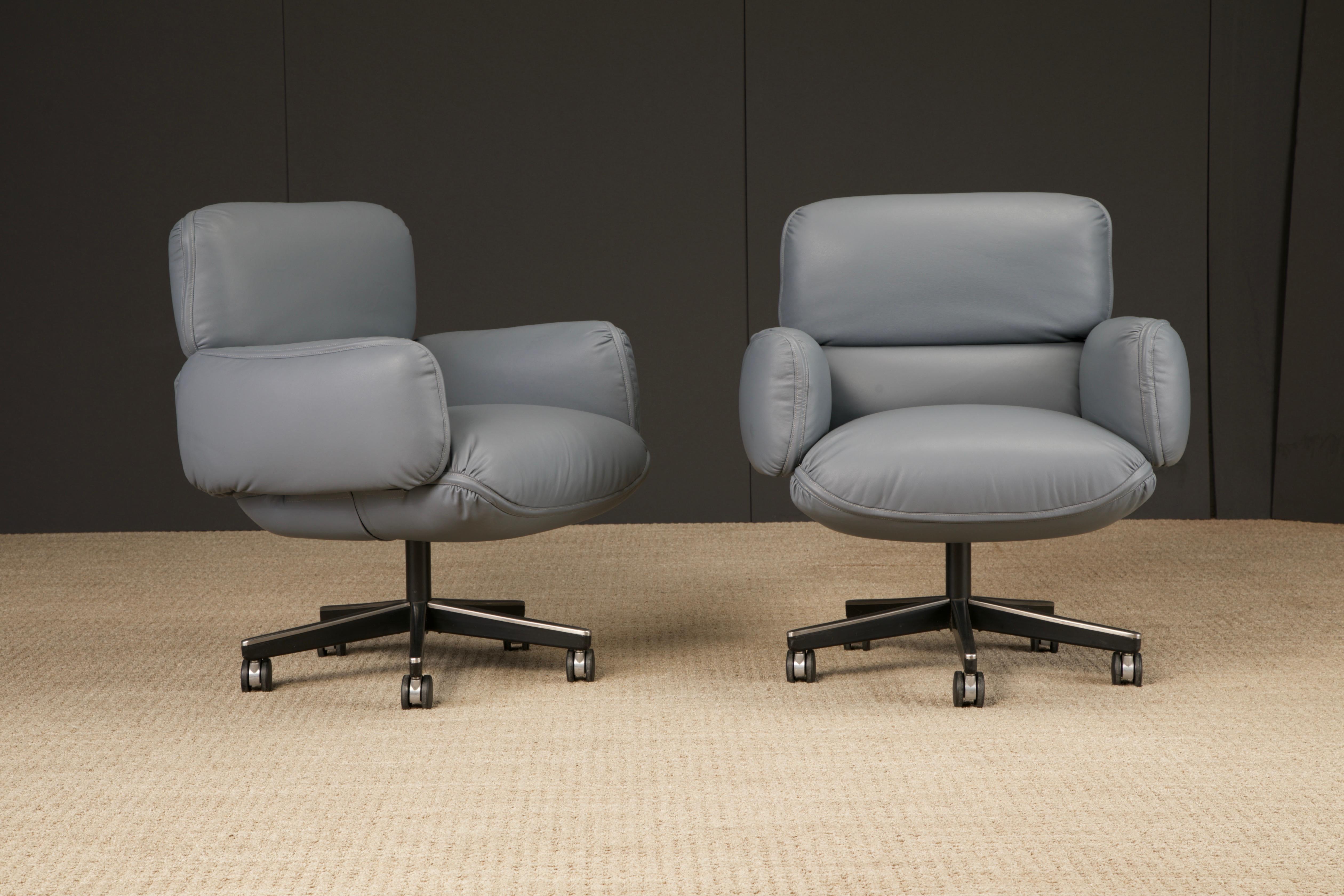 Dieser wunderschöne, neu gepolsterte Management-Schreibtischstuhl aus Leder stammt von Otto Zapf für Knoll International, ca. 1985. Er besteht aus stark gepolsterten Teilen, wobei das obere Kopfteil und die Arme abnehmbar sind. Die Stuhlbasis ist