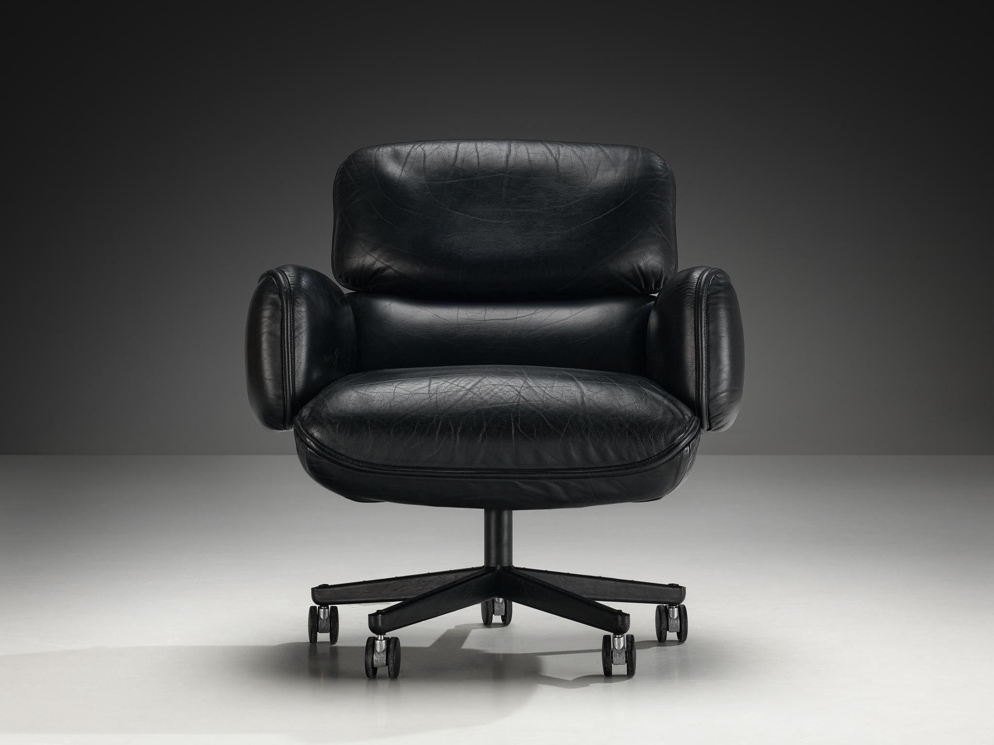 Fine XX secolo Sedia girevole da scrivania Otto Zapf per Knoll in pelle nera in vendita