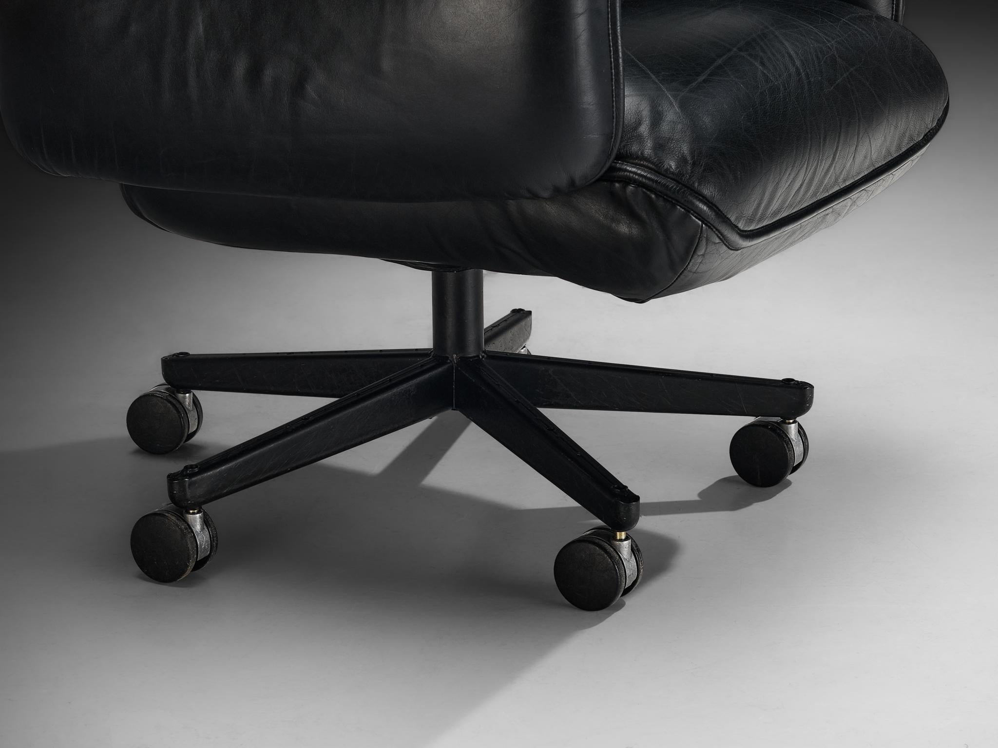 Metallo Sedia girevole da scrivania Otto Zapf per Knoll in pelle nera in vendita