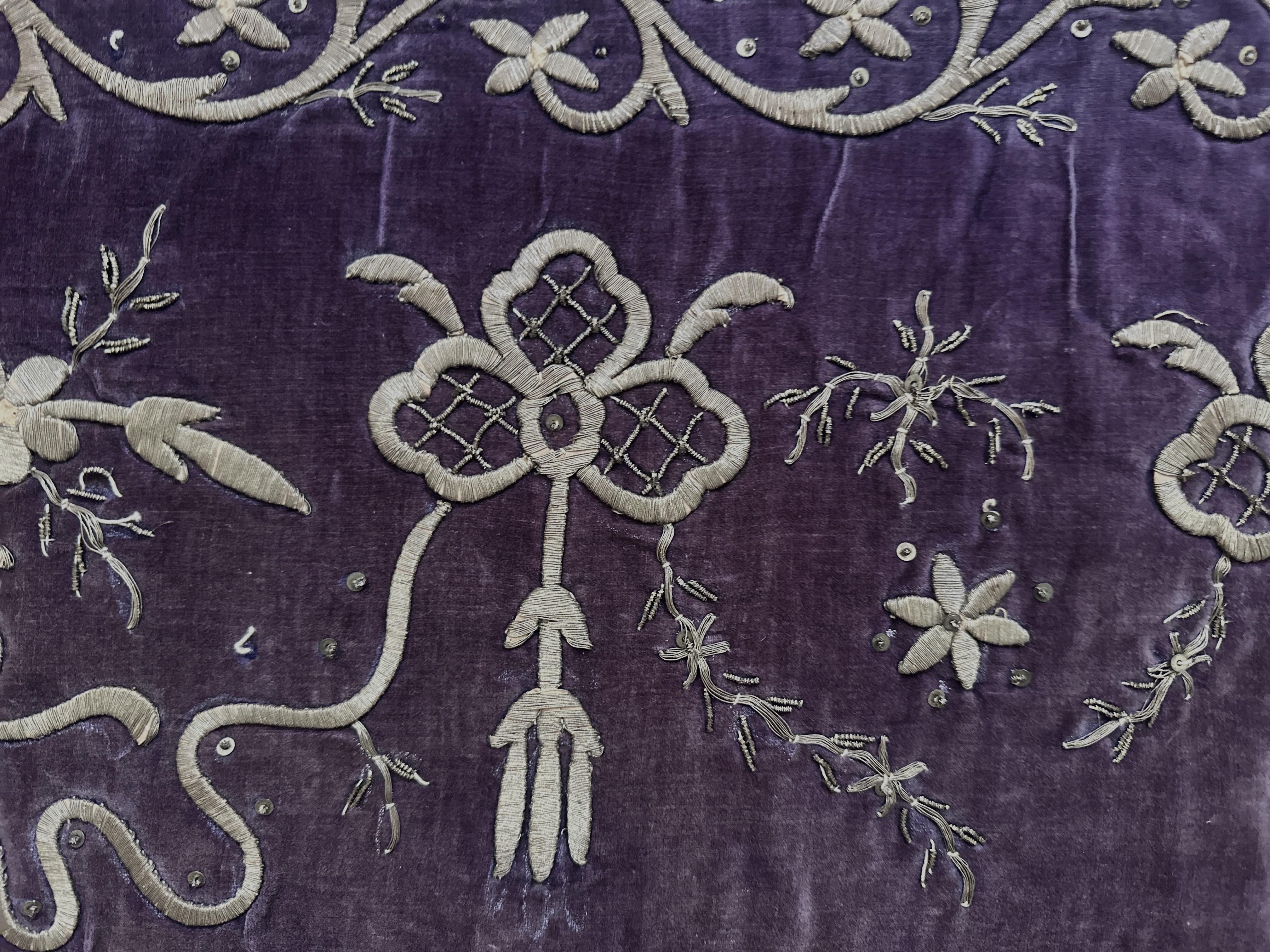 Ottoman Antique Embroidery Gold Metallic Thread Tapestry (Late 19th Century) In Good Condition For Sale In London, GB