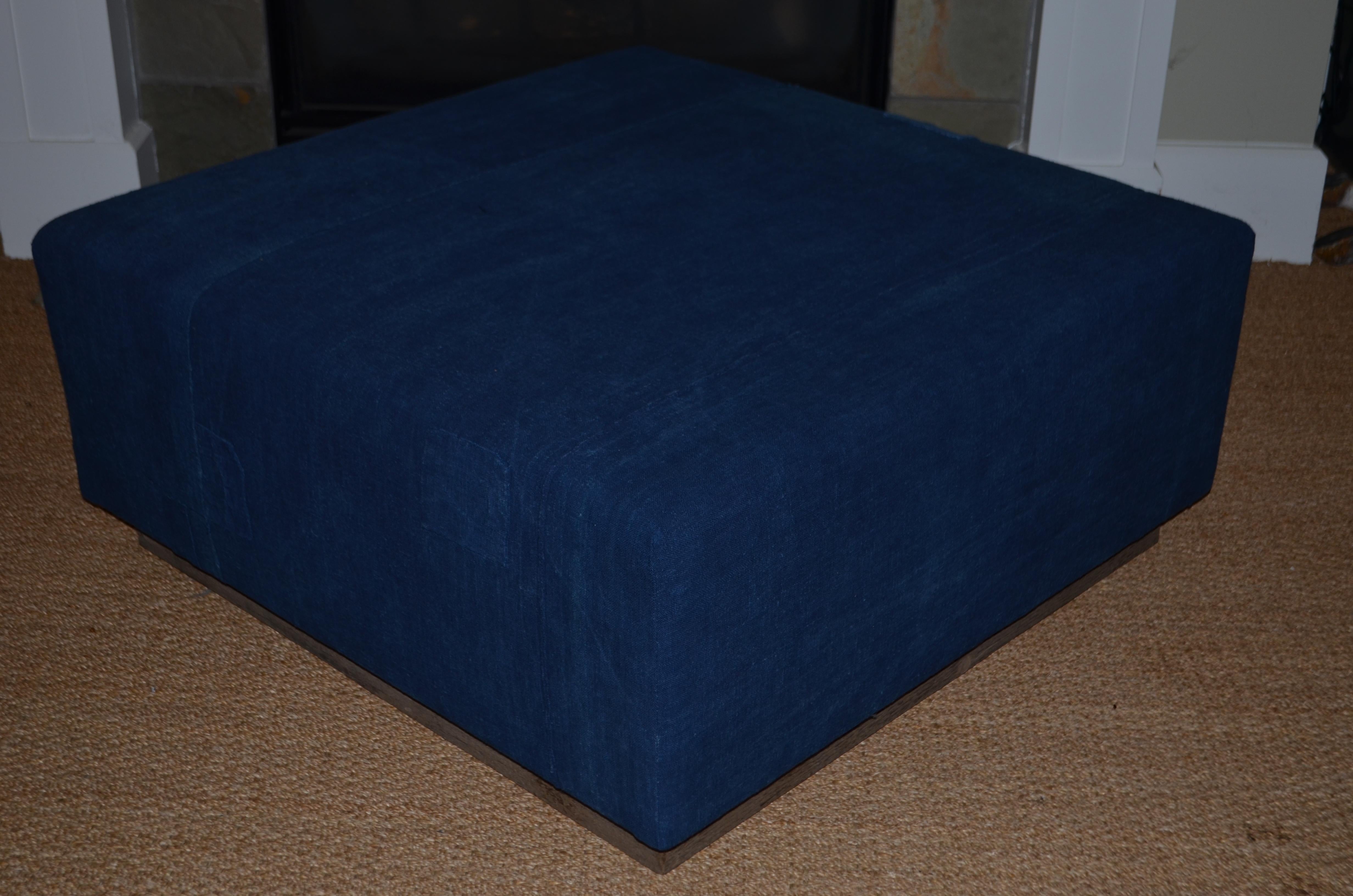 Ottoman Coffee Table Upholstered in Linen Dyed Indigo, France, circa 1860 For Sale 5
