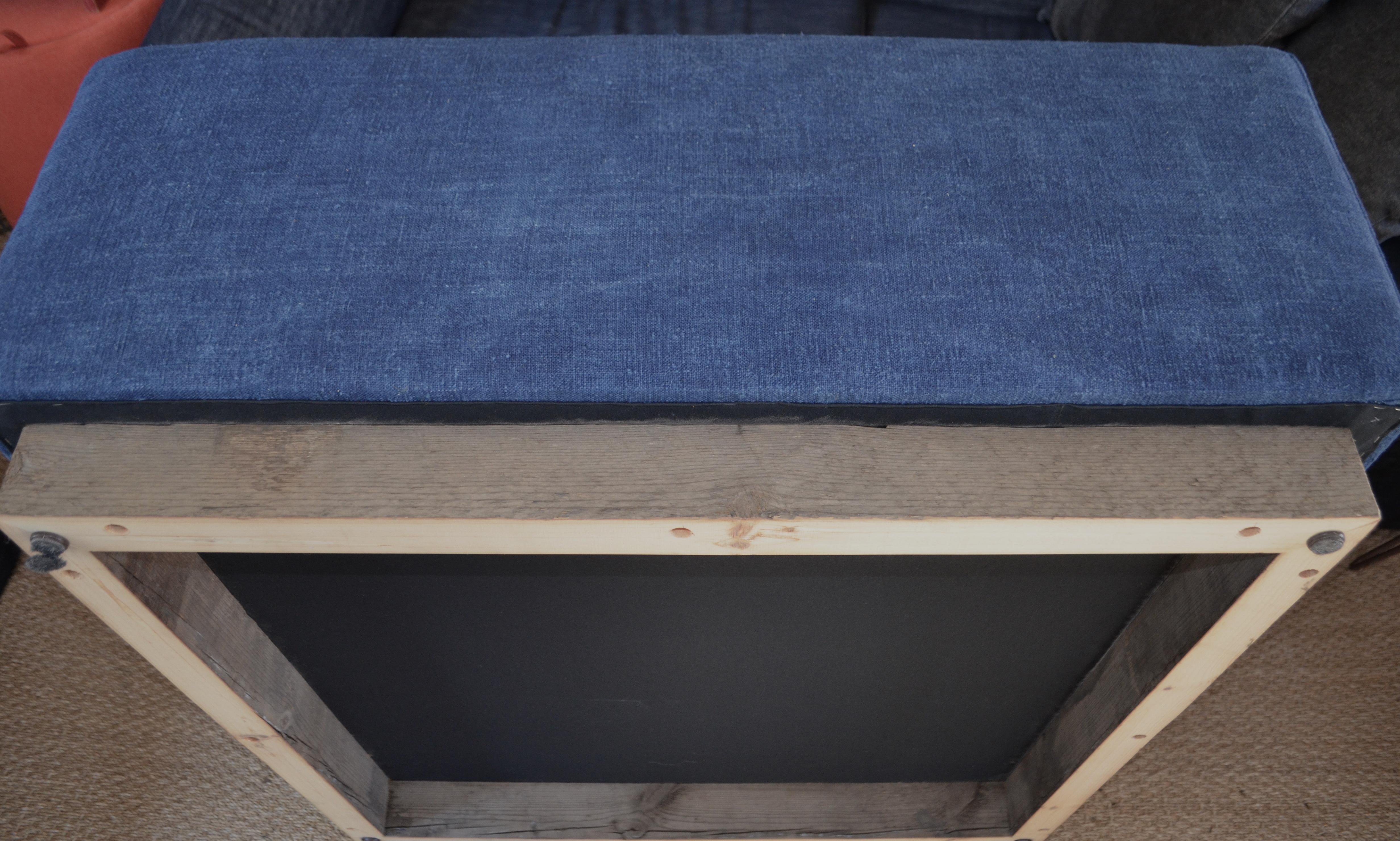 Ottoman Coffee Table Upholstered in Linen Dyed Indigo, France, circa 1860 For Sale 6
