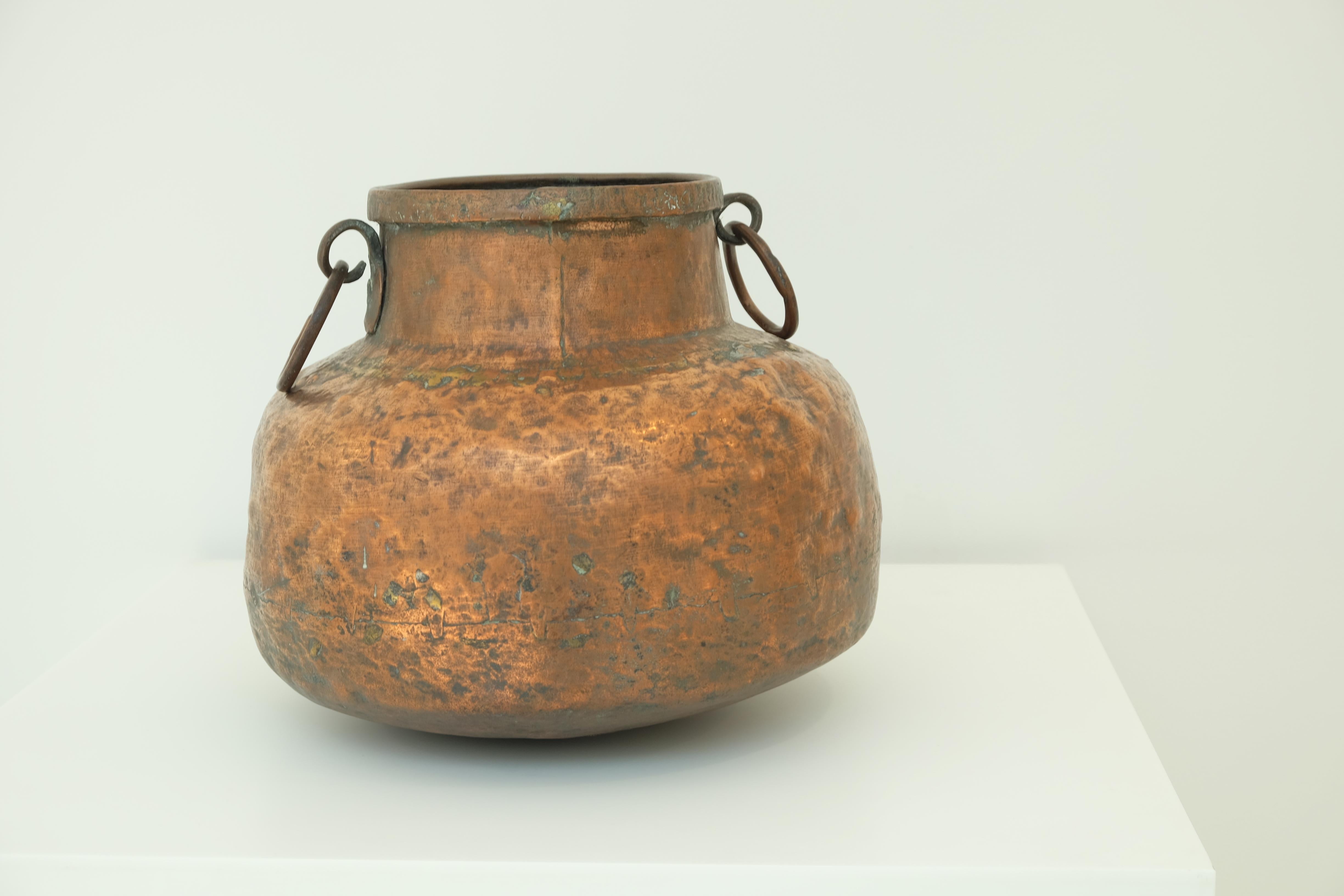 Vasija otomana de cobre martillado, siglo XVIII Cobre en venta