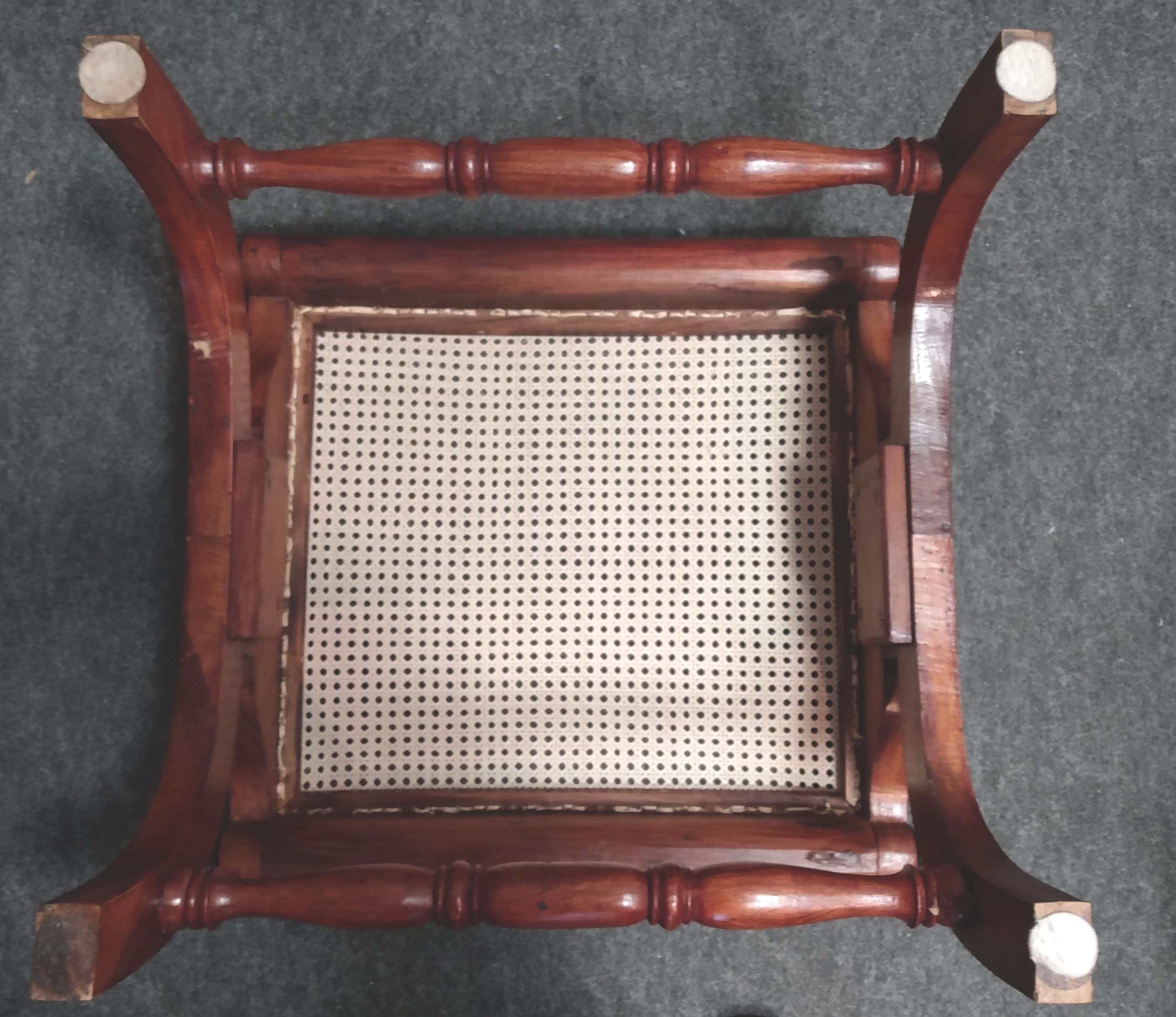 Ottoman in English colonial style made of solid teak wood, mid century en vente 3