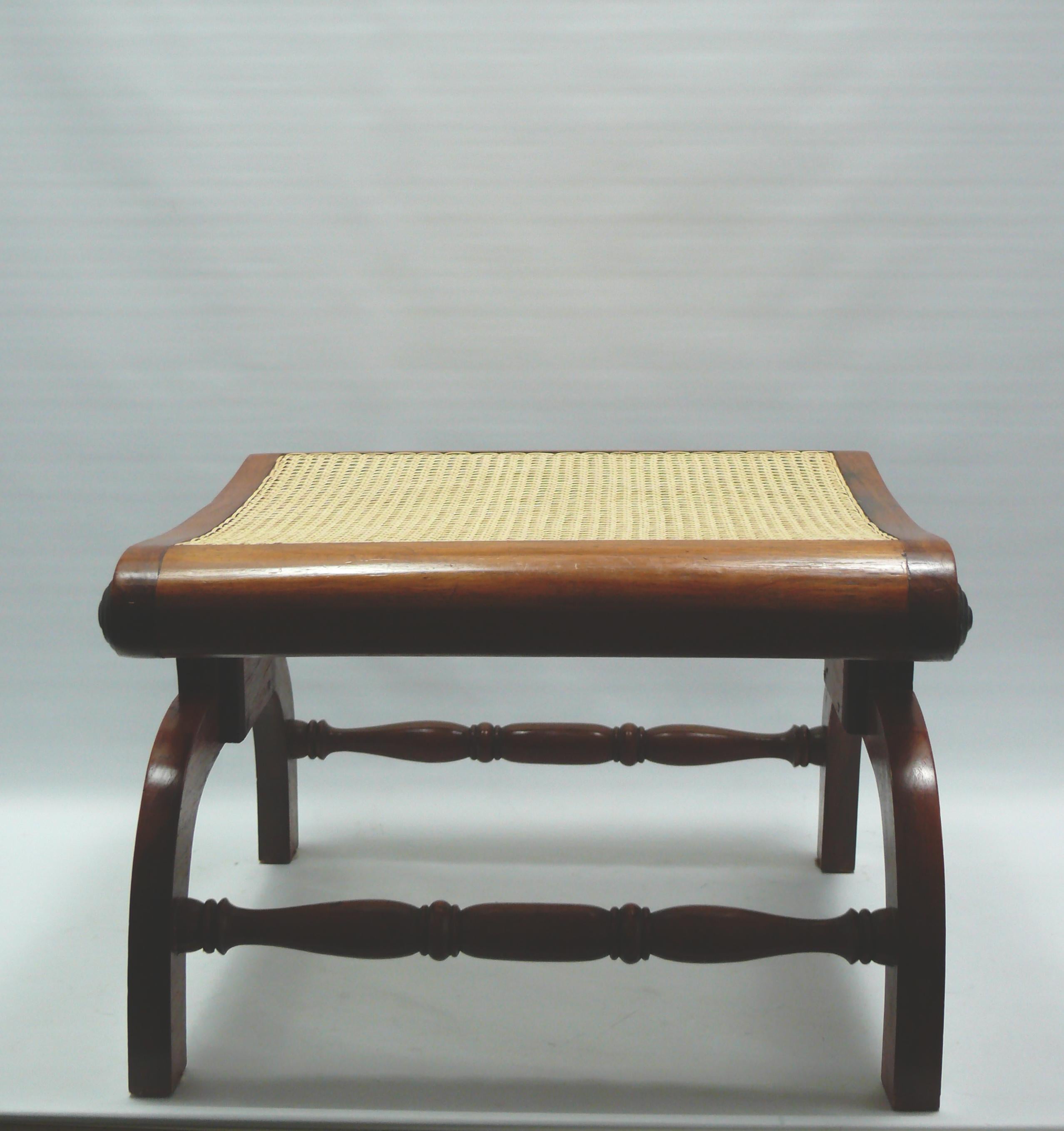 Ottoman in English colonial style made of solid teak wood, mid century en vente 4