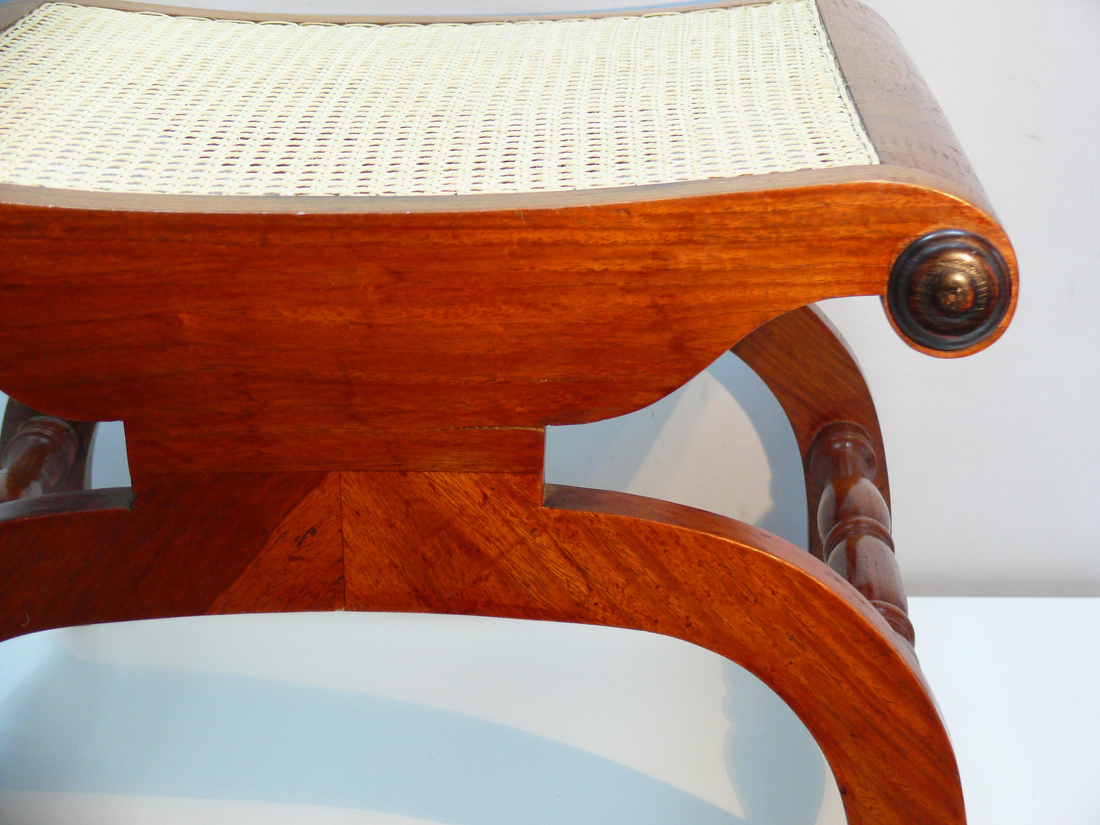 Ottoman in English colonial style made of solid teak wood, mid century Bon état - En vente à Schwerin, MV