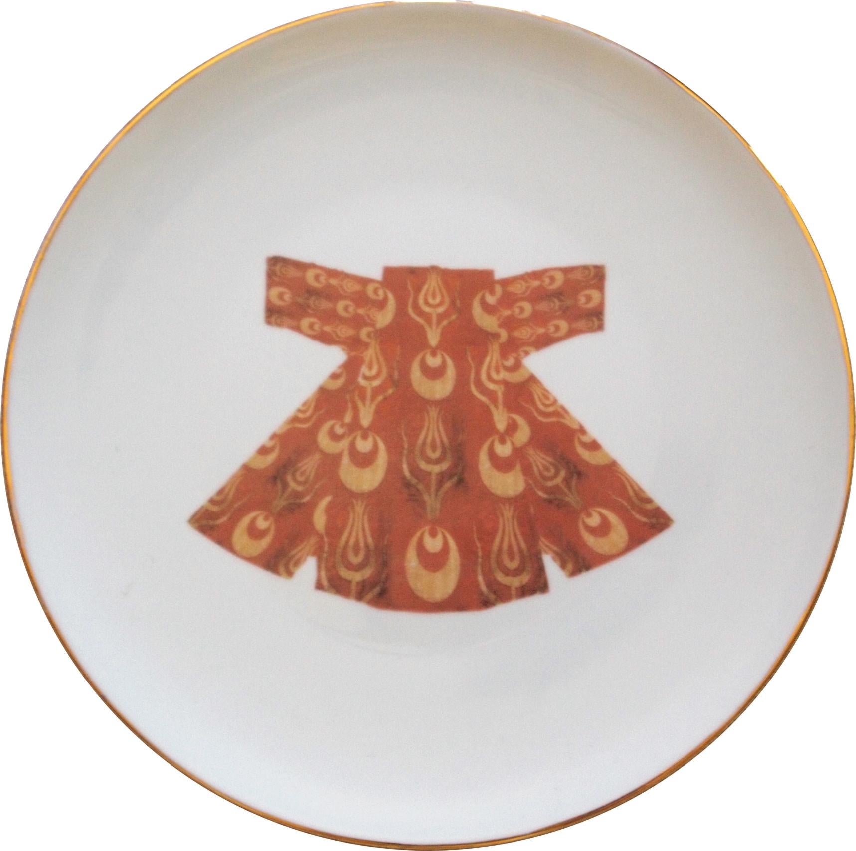 Assiette plate ottomane en porcelaine de caftan avec bordure dorée fabriquée en Italie Kaft3