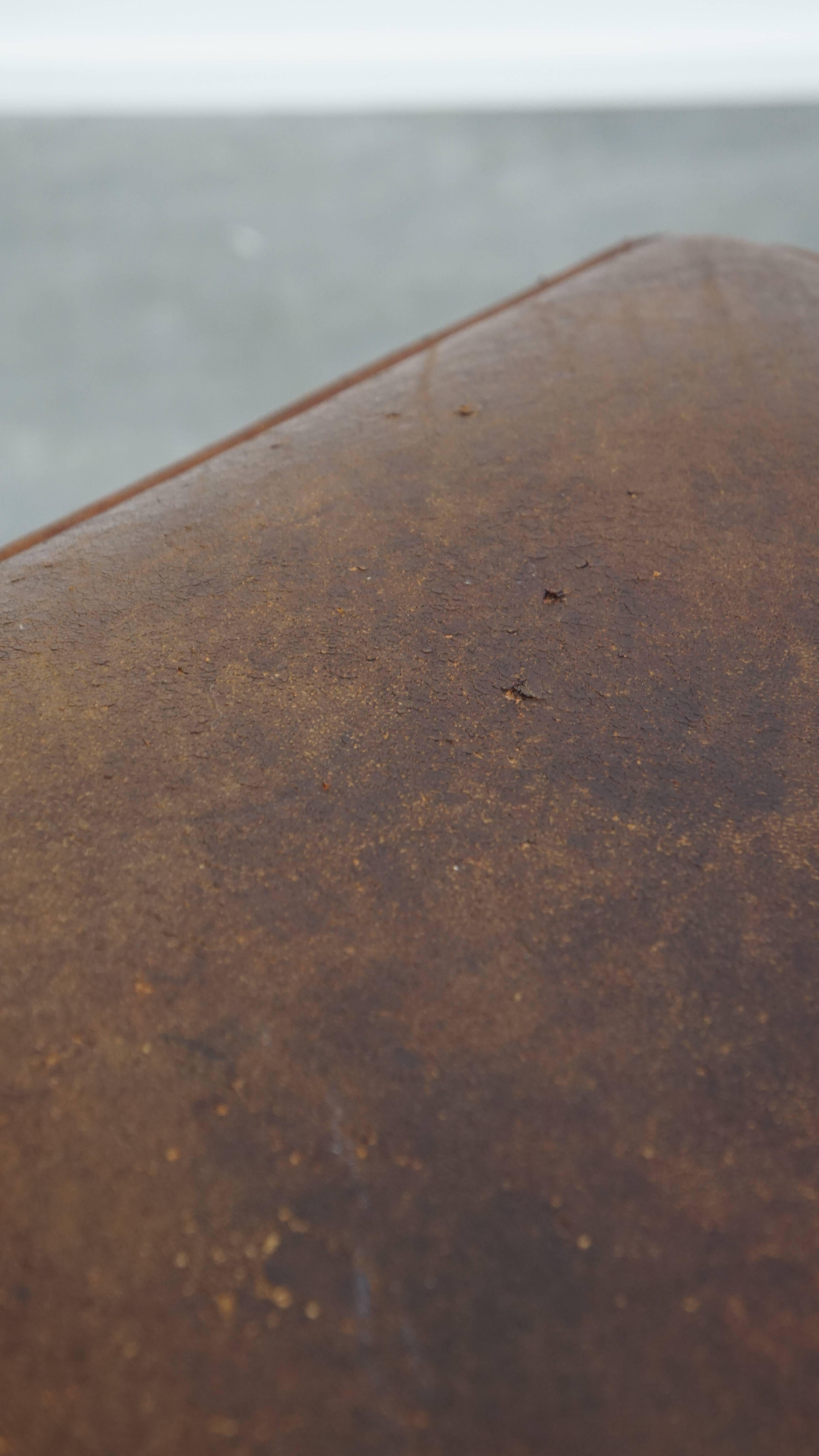 Ottoman made of sheepskin leather with wooden frame en vente 3