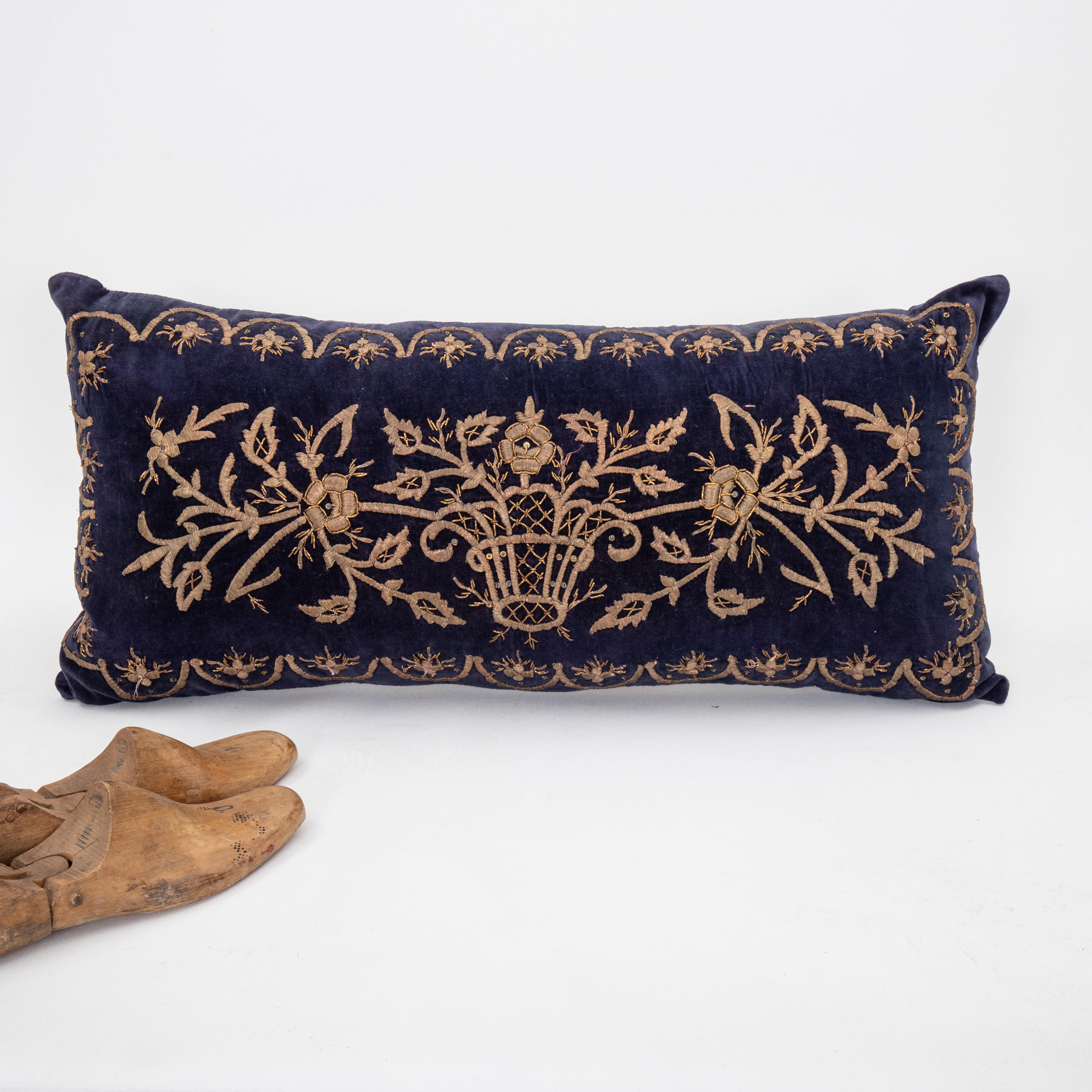 Couvercle d'oreiller ottoman en technique Sarma, fin du 19e / début du 20e siècle en vente 1