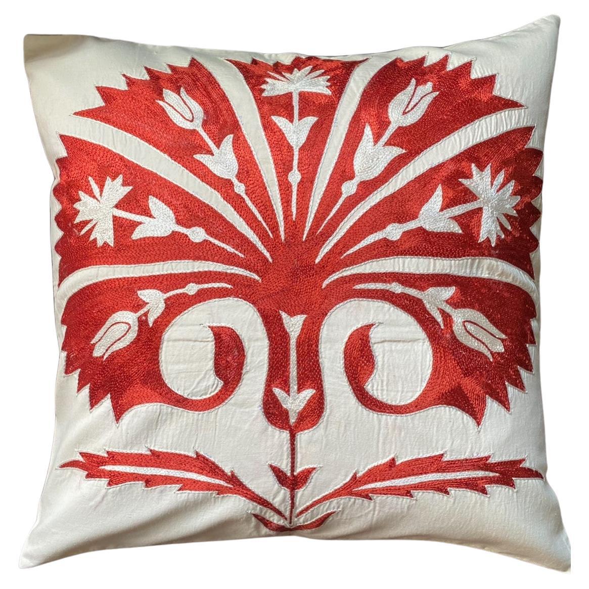 Ottoman Red Carnation Silk Hand Embroidered Cushion in vendita