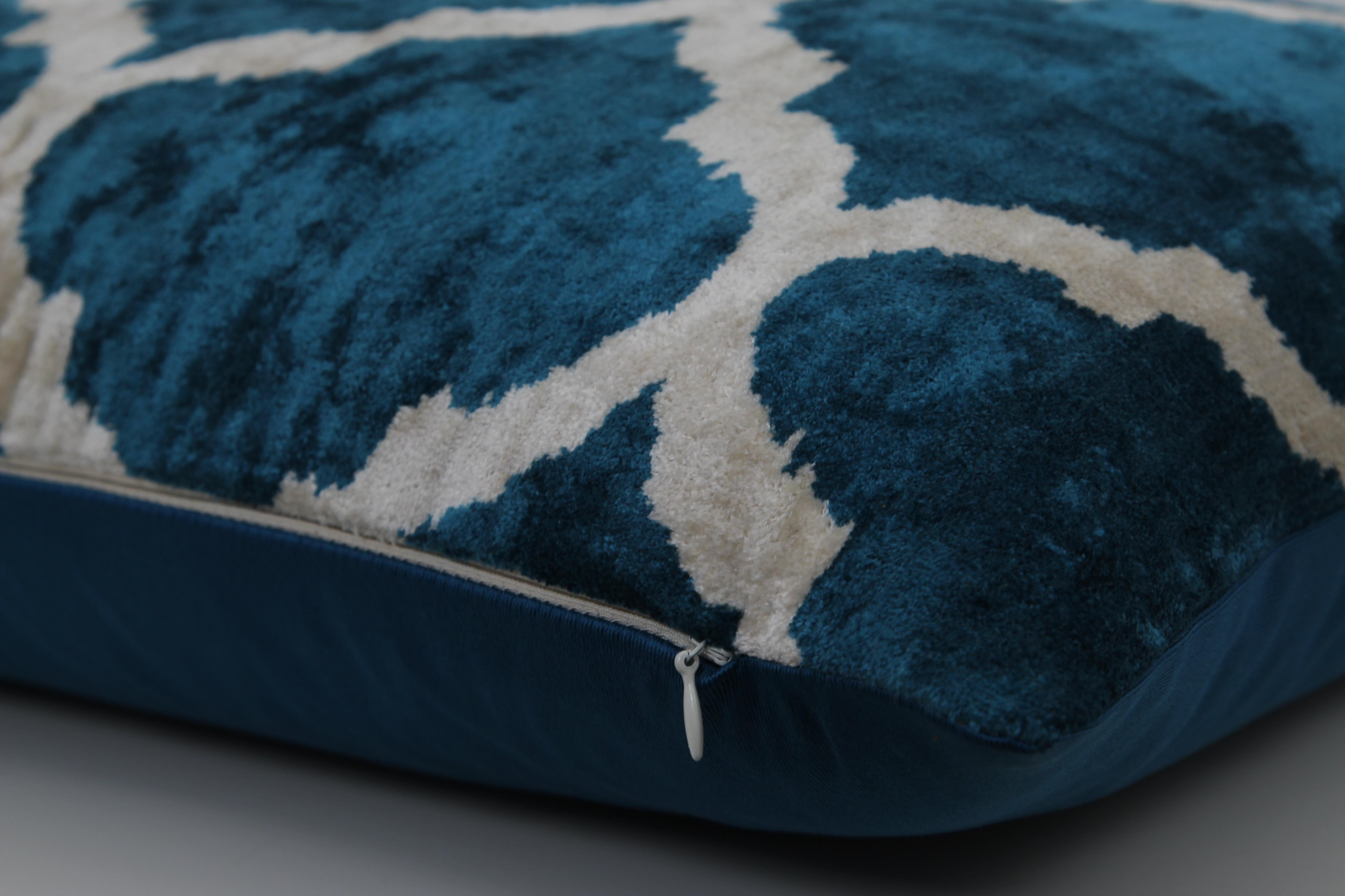 Ottoman Silk Blue Handwoven Velvet Cushion Cover In New Condition For Sale In London, GB
