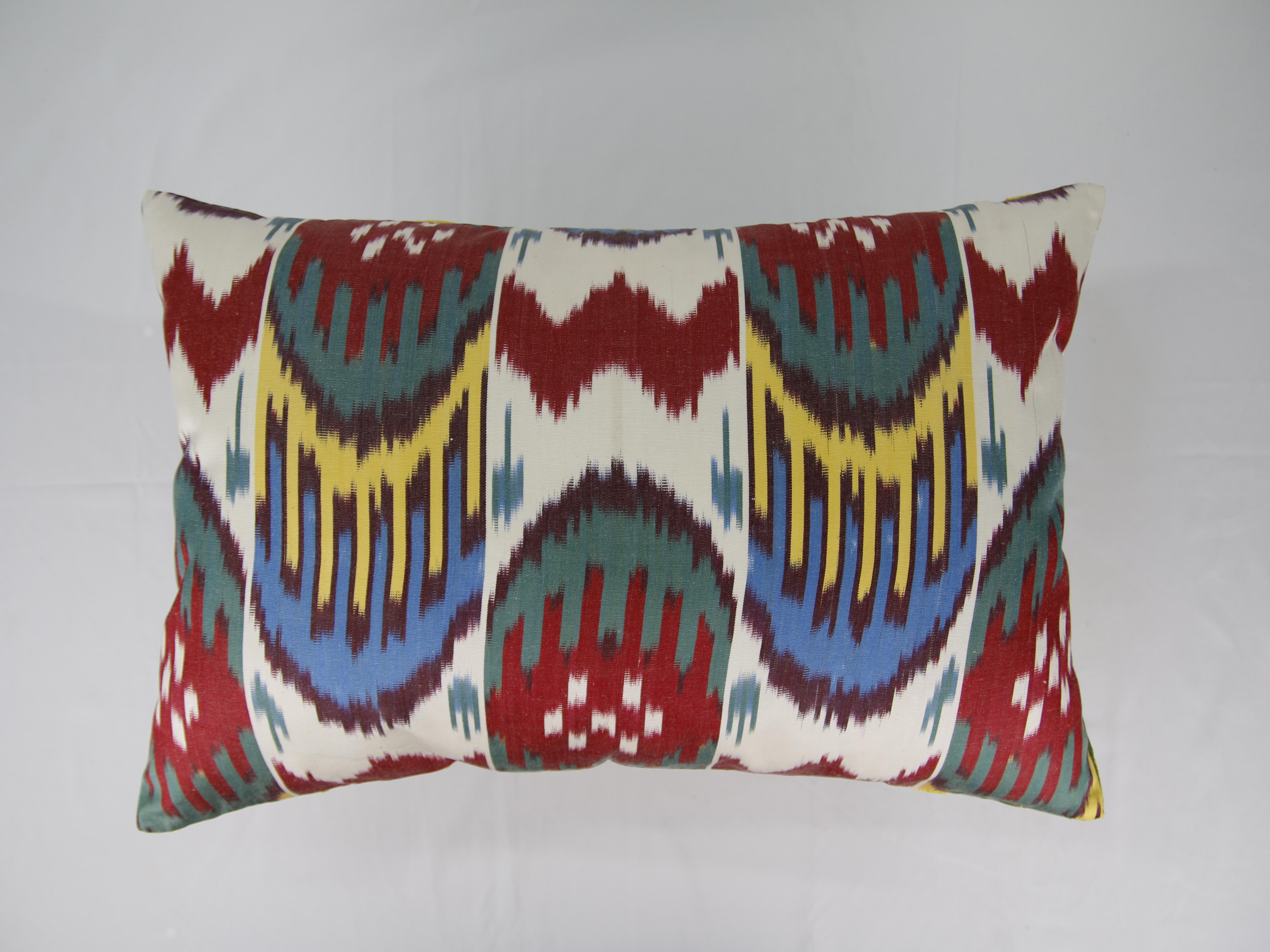 Suzani embroidery is a cherished traditional craft from Central Asia, celebrated for its vibrant designs and intricate stitching. The Chintamani motif, a popular symbol in Ottoman culture, often represents power and protection. Historically, suzani