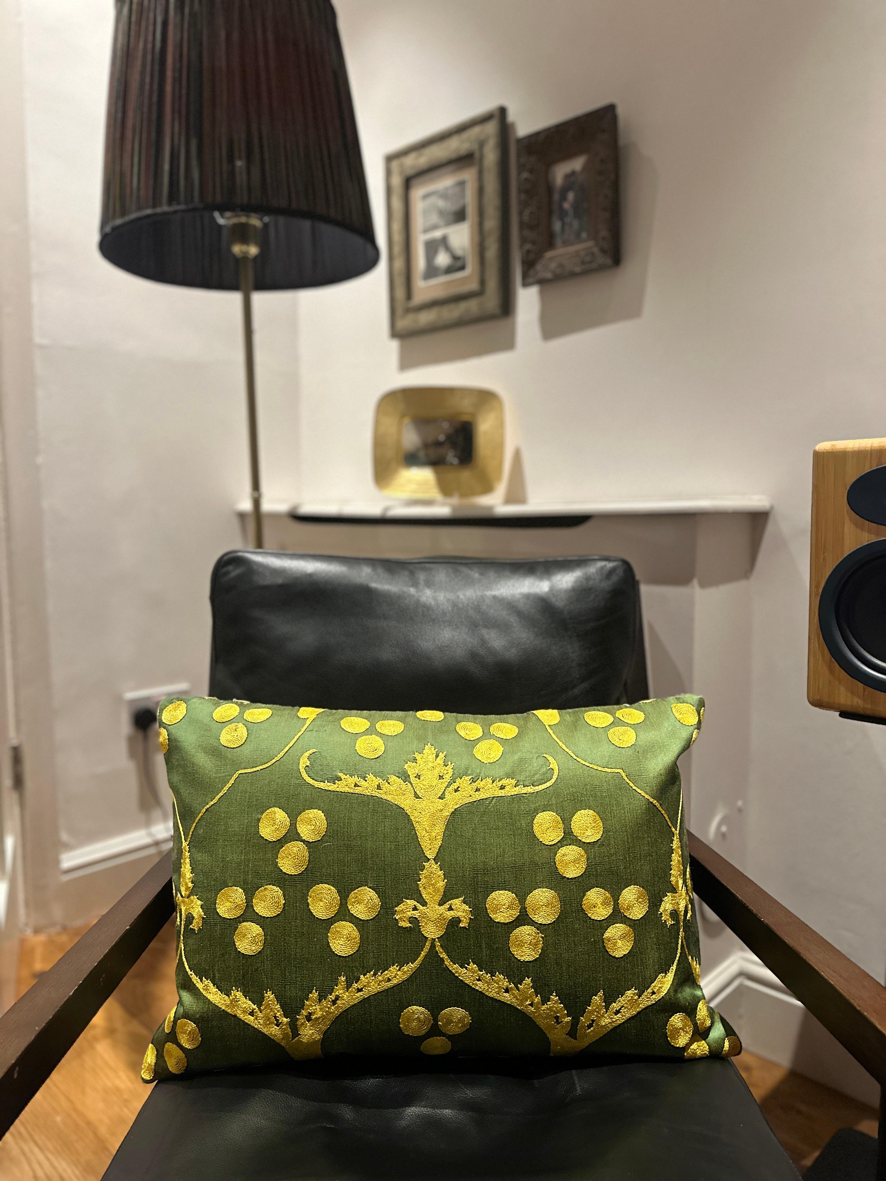 Ottoman Silk Chintamani Green Hand Embroidered Suzani Cushion Cover In New Condition For Sale In London, GB
