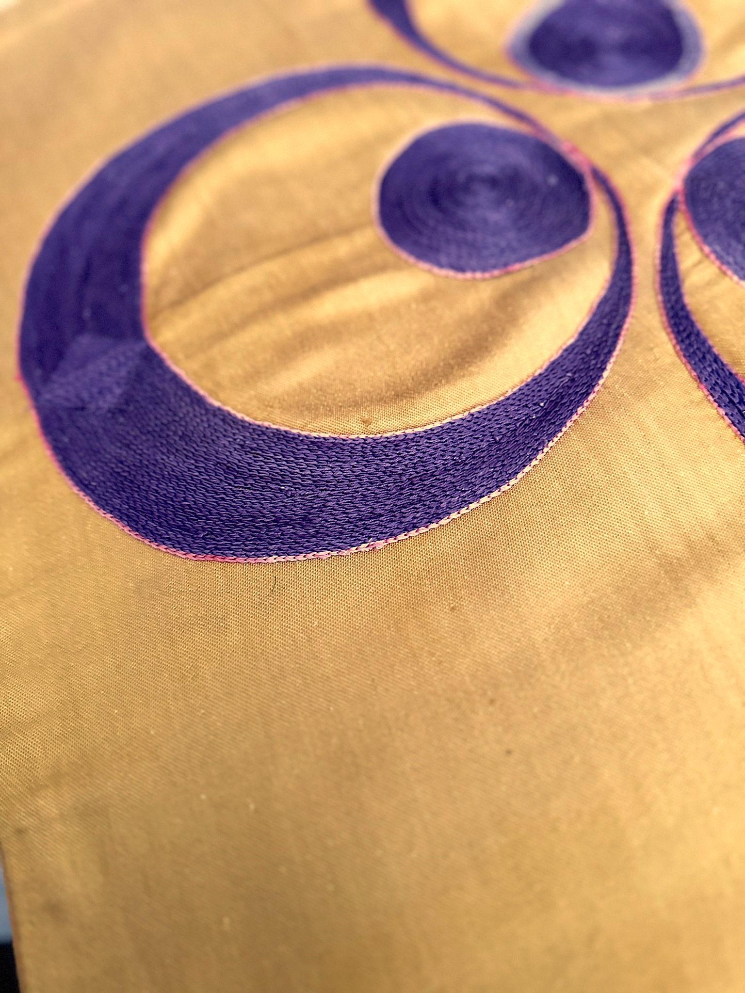 Cojín Suzani Otomano de Seda Cintemani Bordado a Mano Hecho a mano en venta