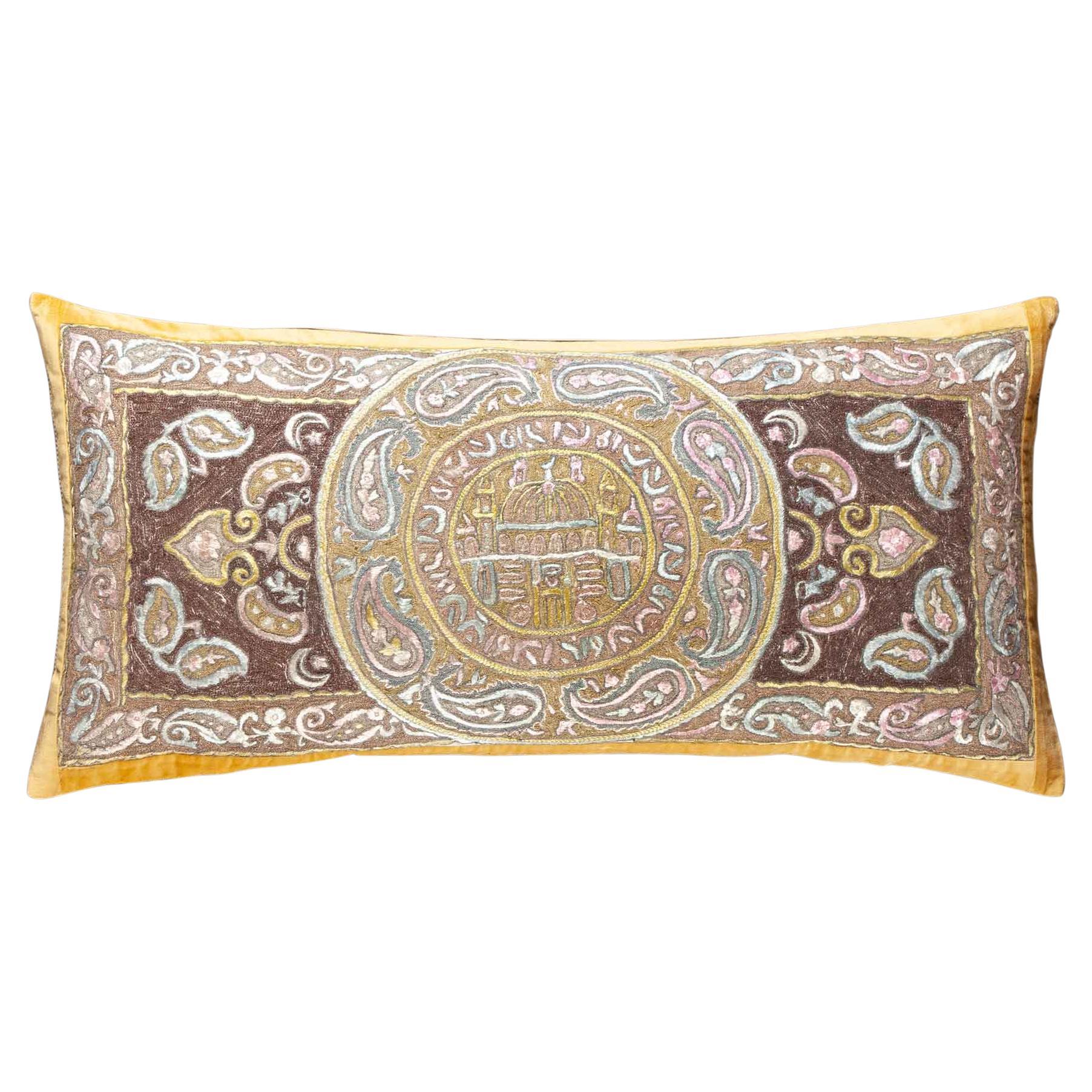 Housse de coussin à dôme en soie brodée Ottoman