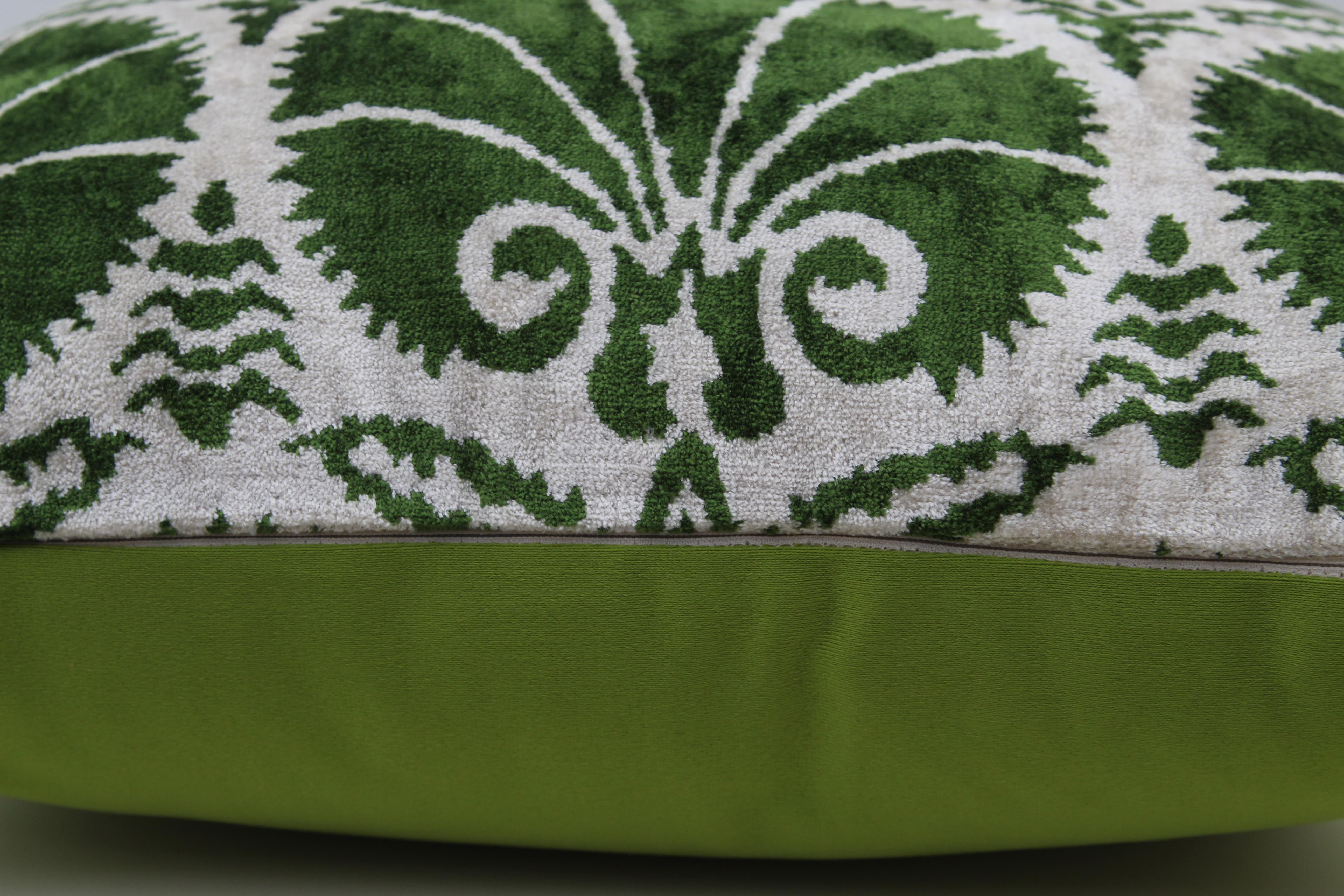 Islamic Ottoman Silk Green Carnation Velvet Ikat Cushion Cover For Sale