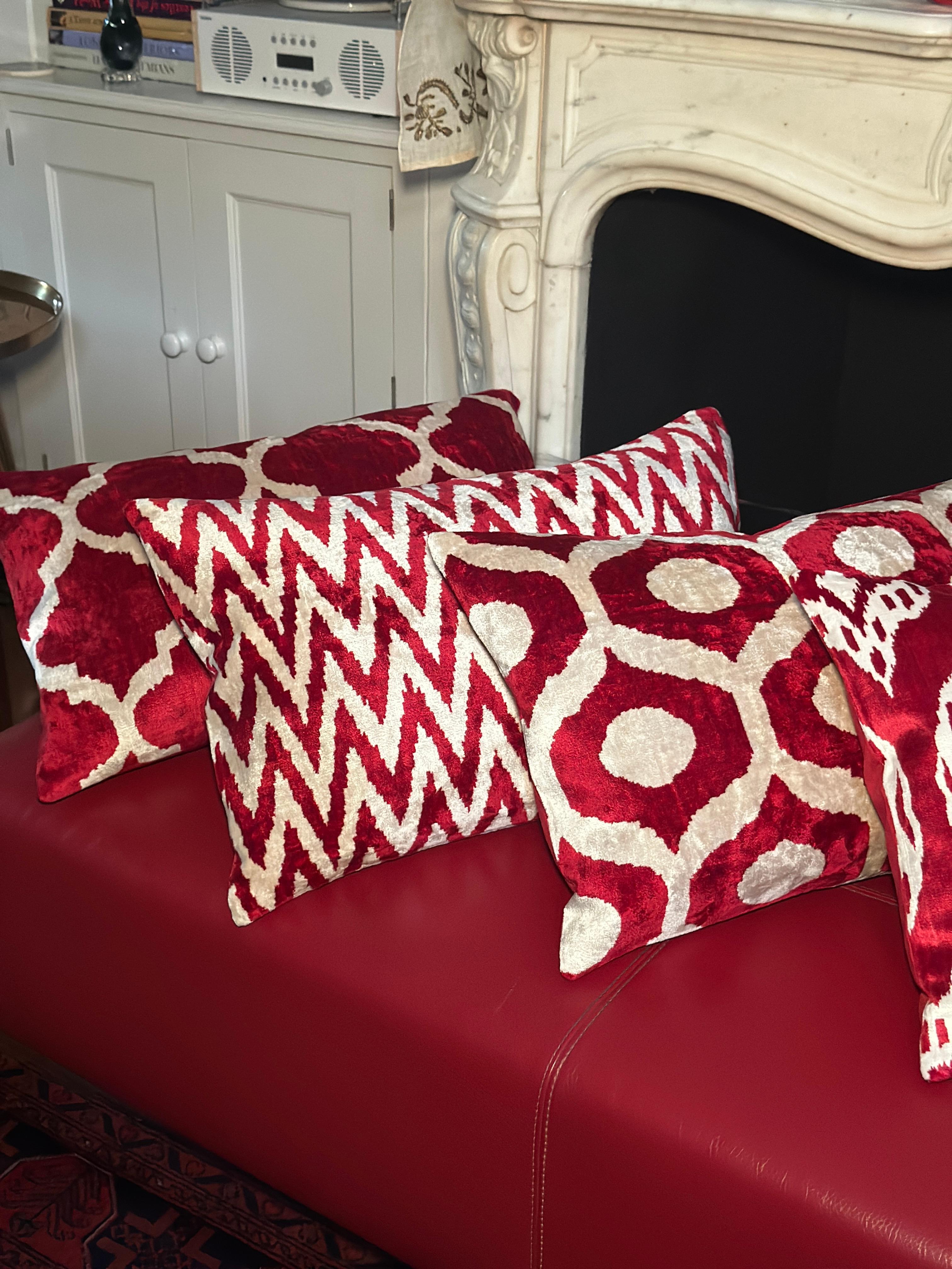 International Style Ottoman Silk Hand Dyed Handwoven Velvet Cushion Cover For Sale