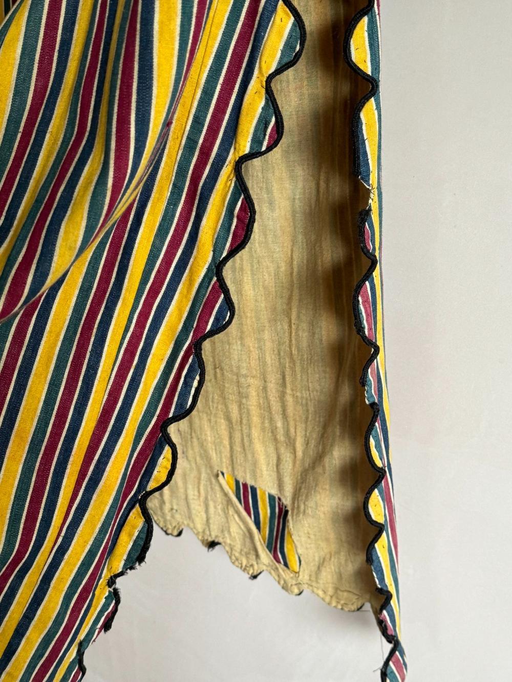 Ottoman Striped Coat In Distressed Condition For Sale In Grange-Over-Sands, GB