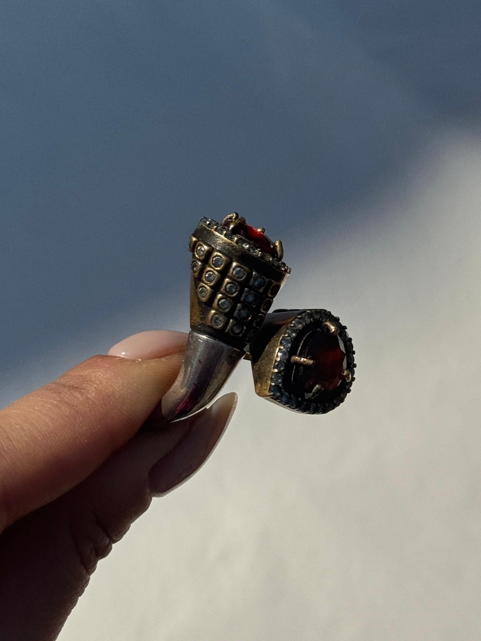 Sterlingsilberring im osmanischen Stil mit roten Steinen und Goldverzierung im Angebot 2