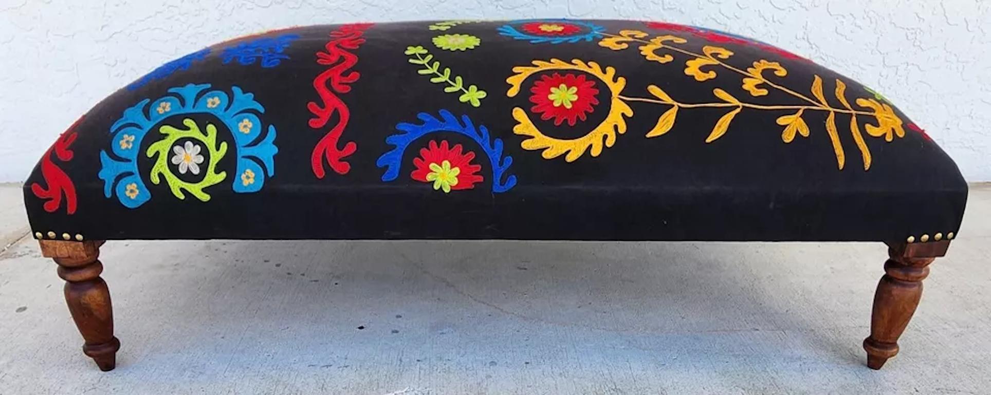 Mesa Otomana Bordada a Mano en venta 4