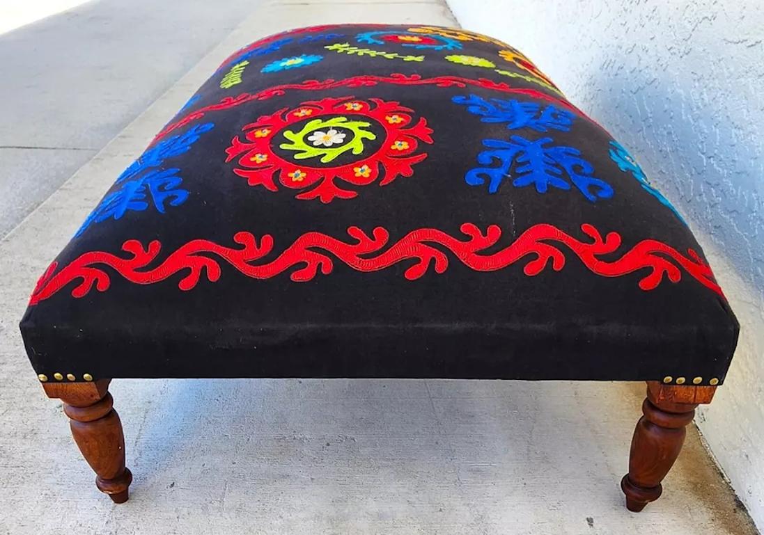 Mesa Otomana Bordada a Mano finales del siglo XX en venta