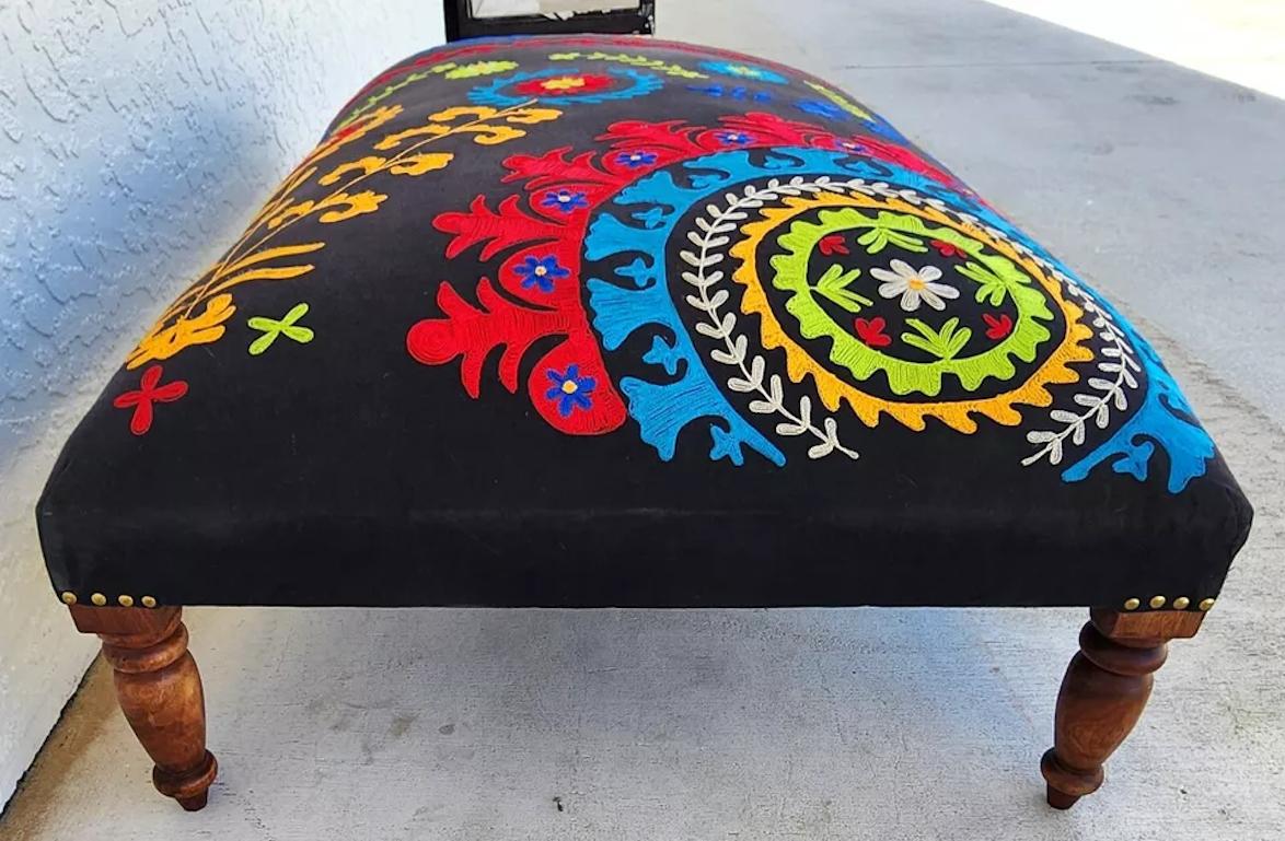 Mesa Otomana Bordada a Mano en venta 2