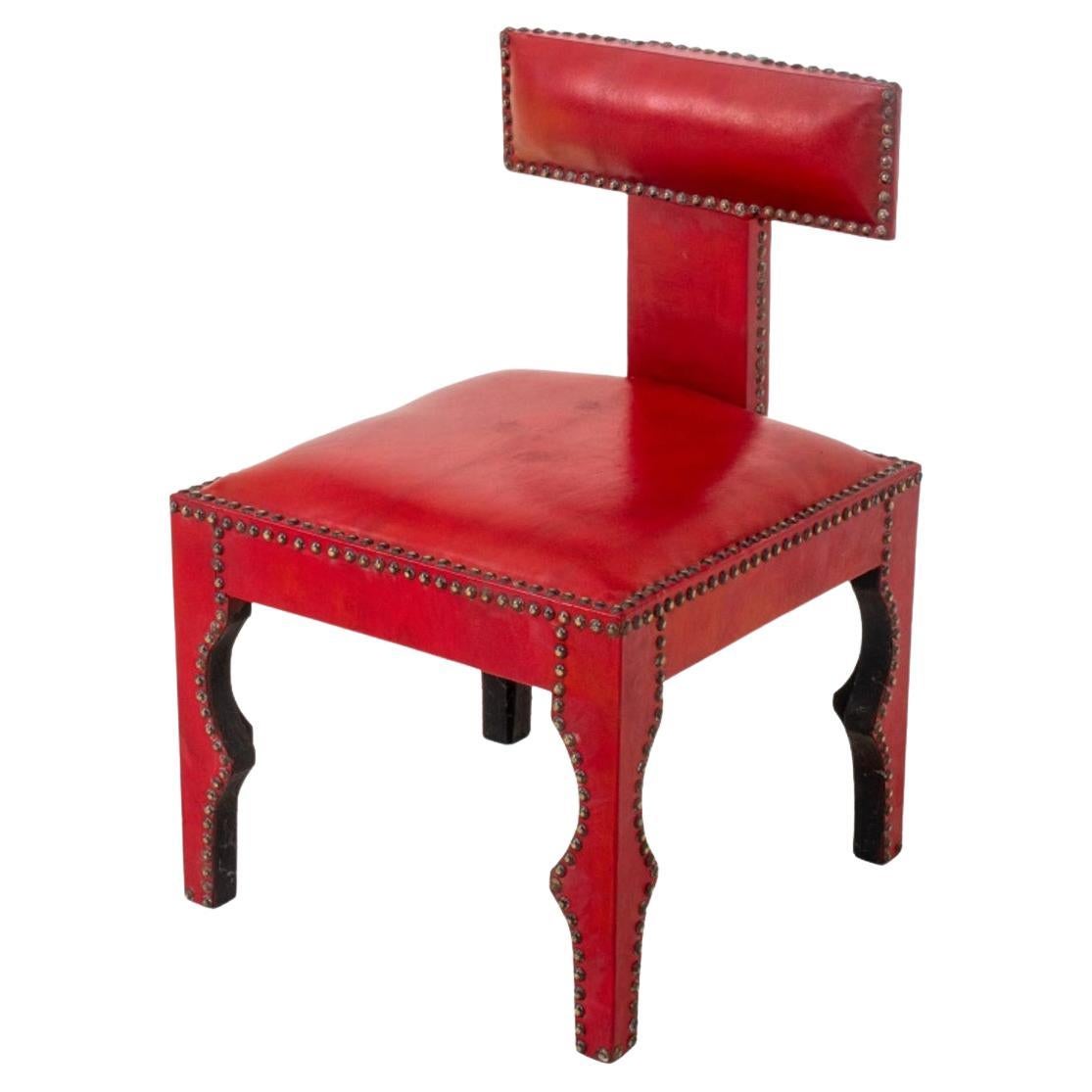 Chaise ottomane de style turc recouverte de cuir rouge en vente