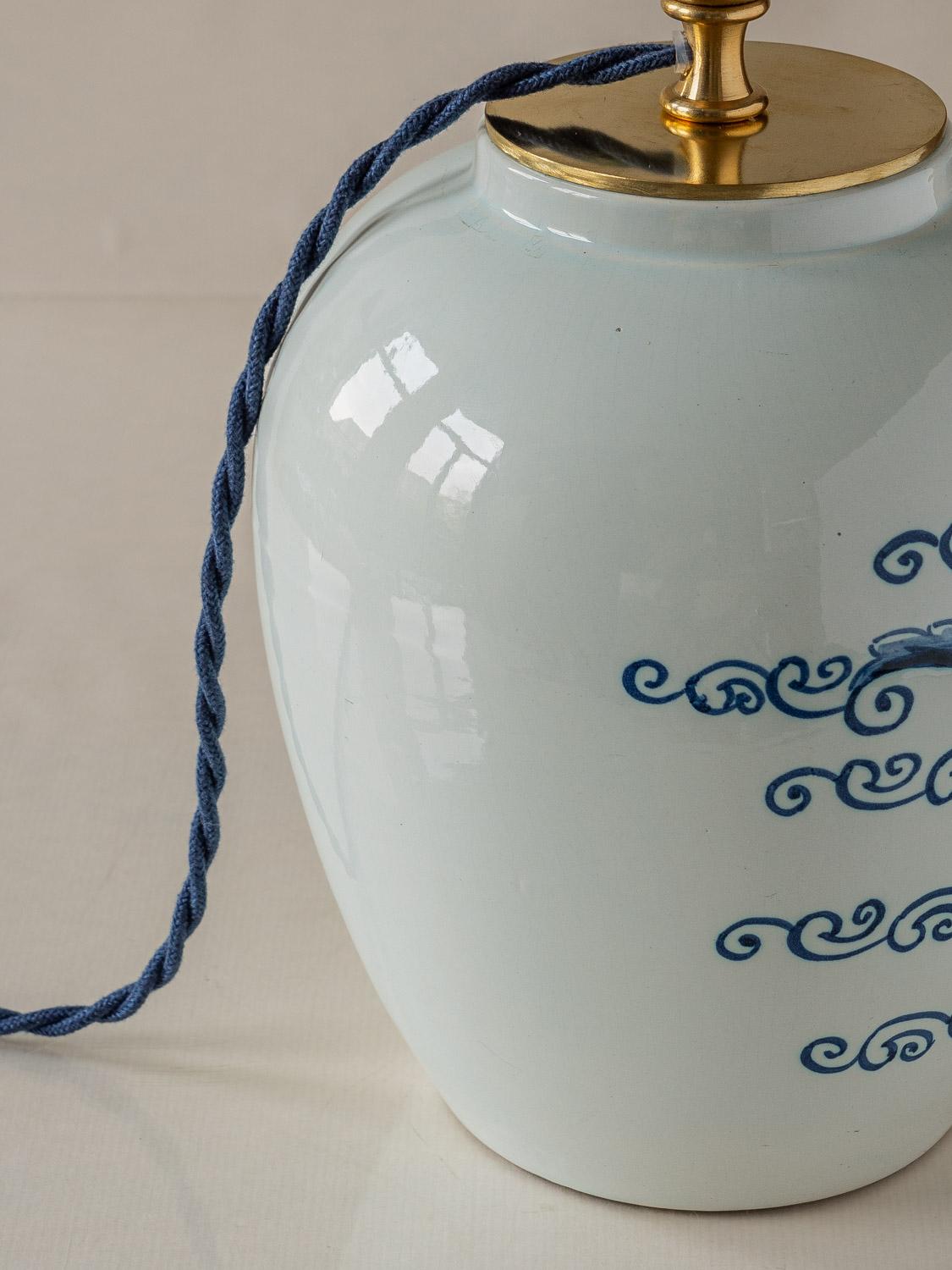 Chinoiserie Oud Delft Tobacco Jar Table Lamp with New Pleated Sari Silk Shade, Post-1968 For Sale