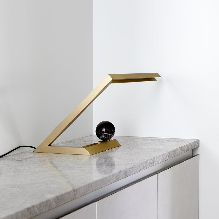 Marbre Lampe à poser Oud de Resident en vente