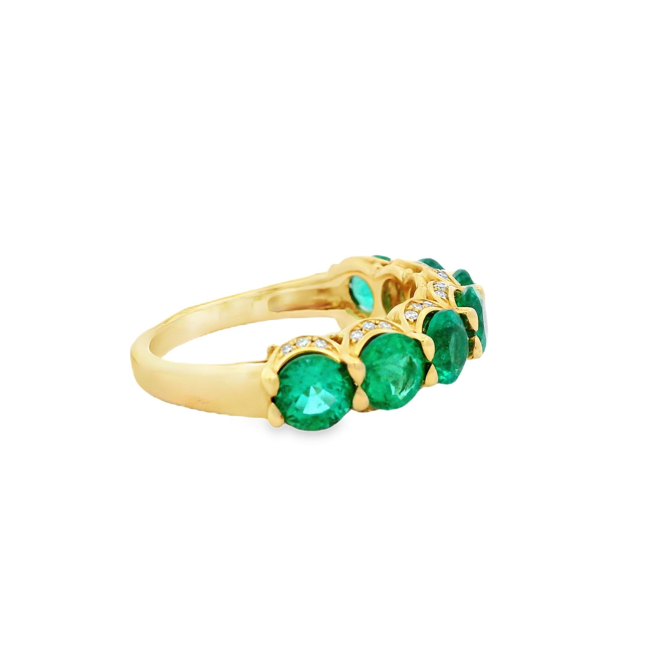 ound Emerald and Diamond Band Ring in 14K Yellow Gold 1.75ctw For Sale 1