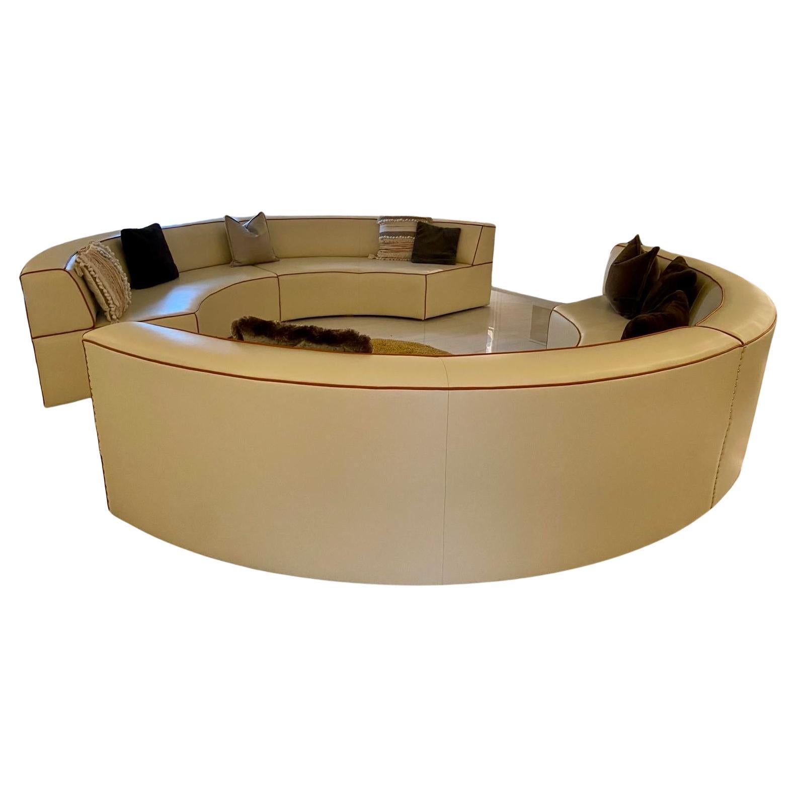 Unser Full Circle-Sofa aus Leder im Angebot