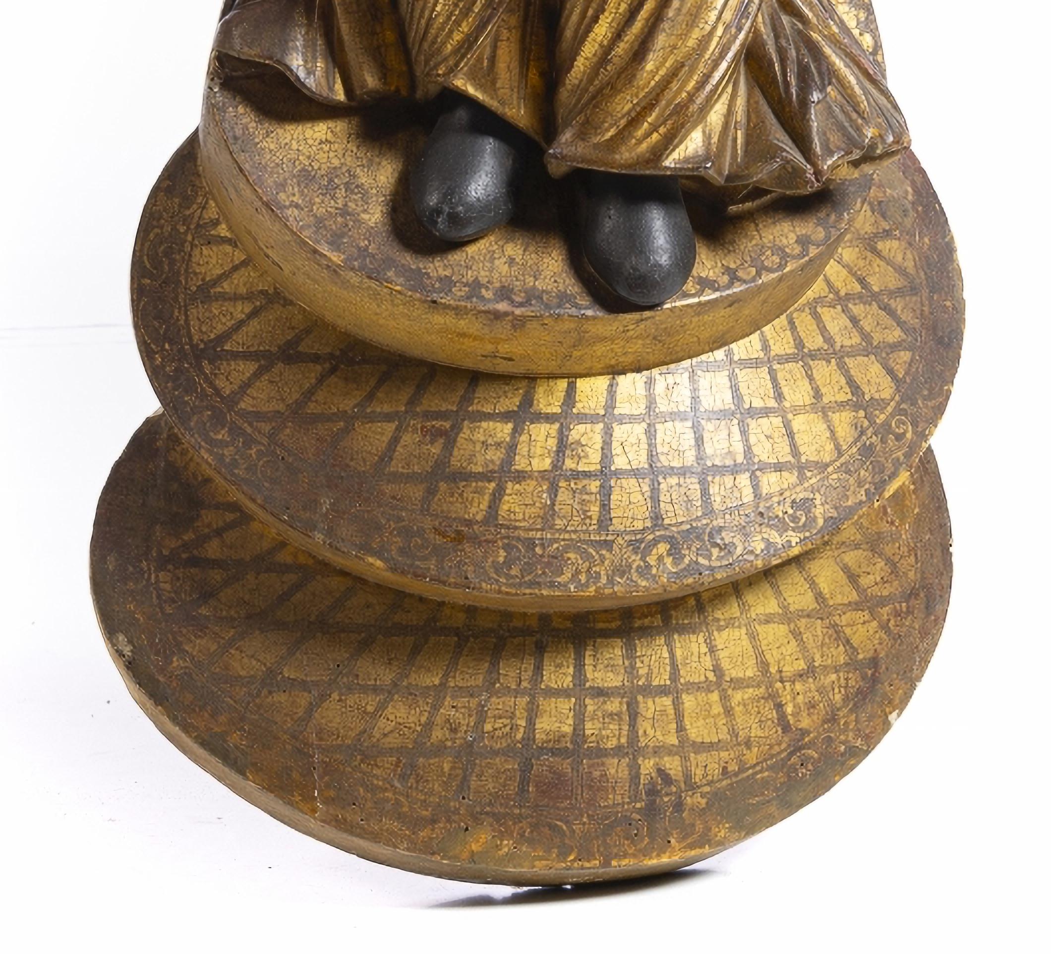 UNSERE FRAU VON ASCENSION

Portugiesische Skulptur, 17. Jahrhundert
aus polychromem Holz.
Kleine Mängel und Spuren von behandelten Xylophagen.
Dim. Höhe: (insgesamt) 125 cm