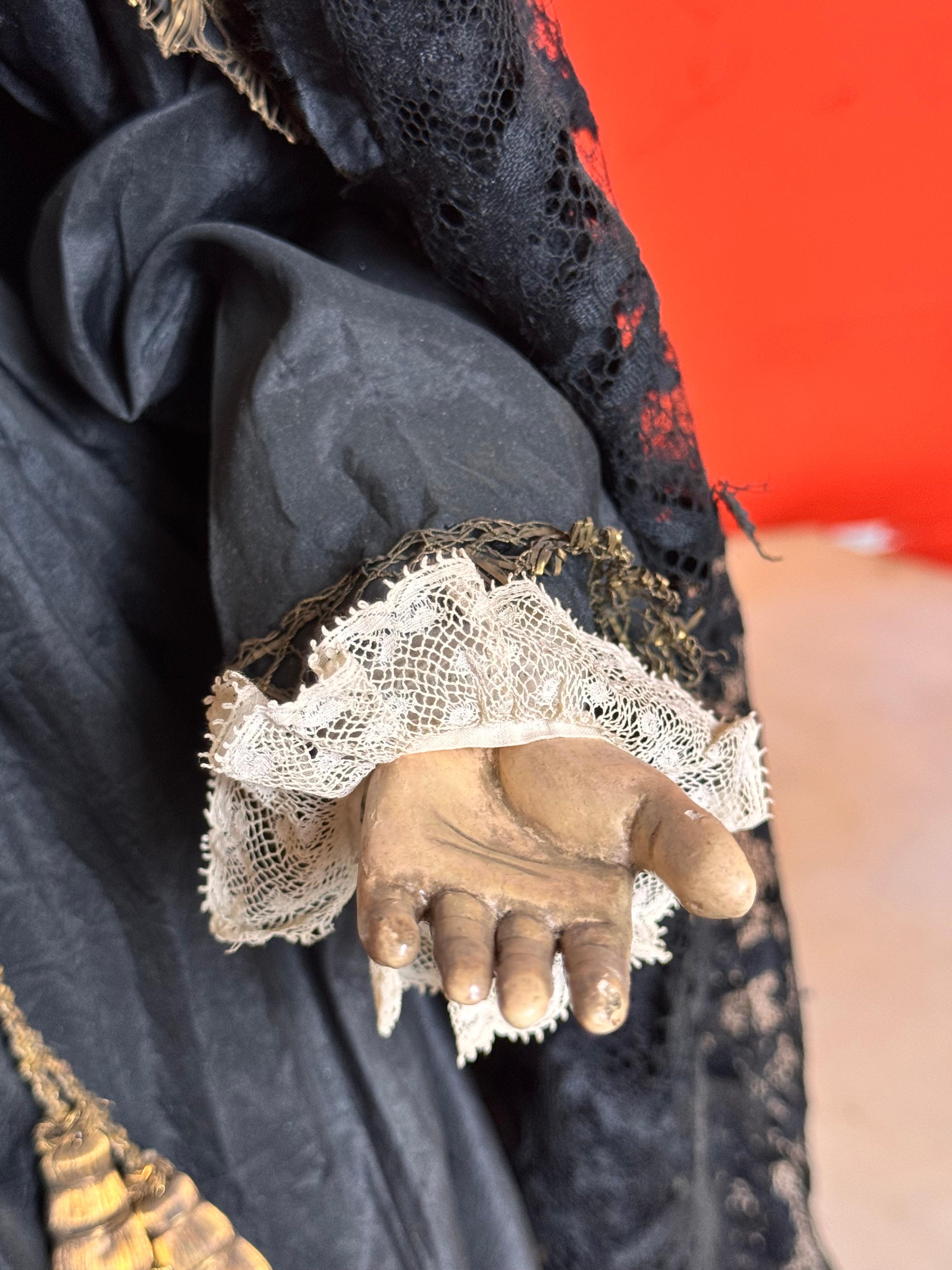 Argento Our Lady of Sorrows, dressed in robes, 19th century. in vendita