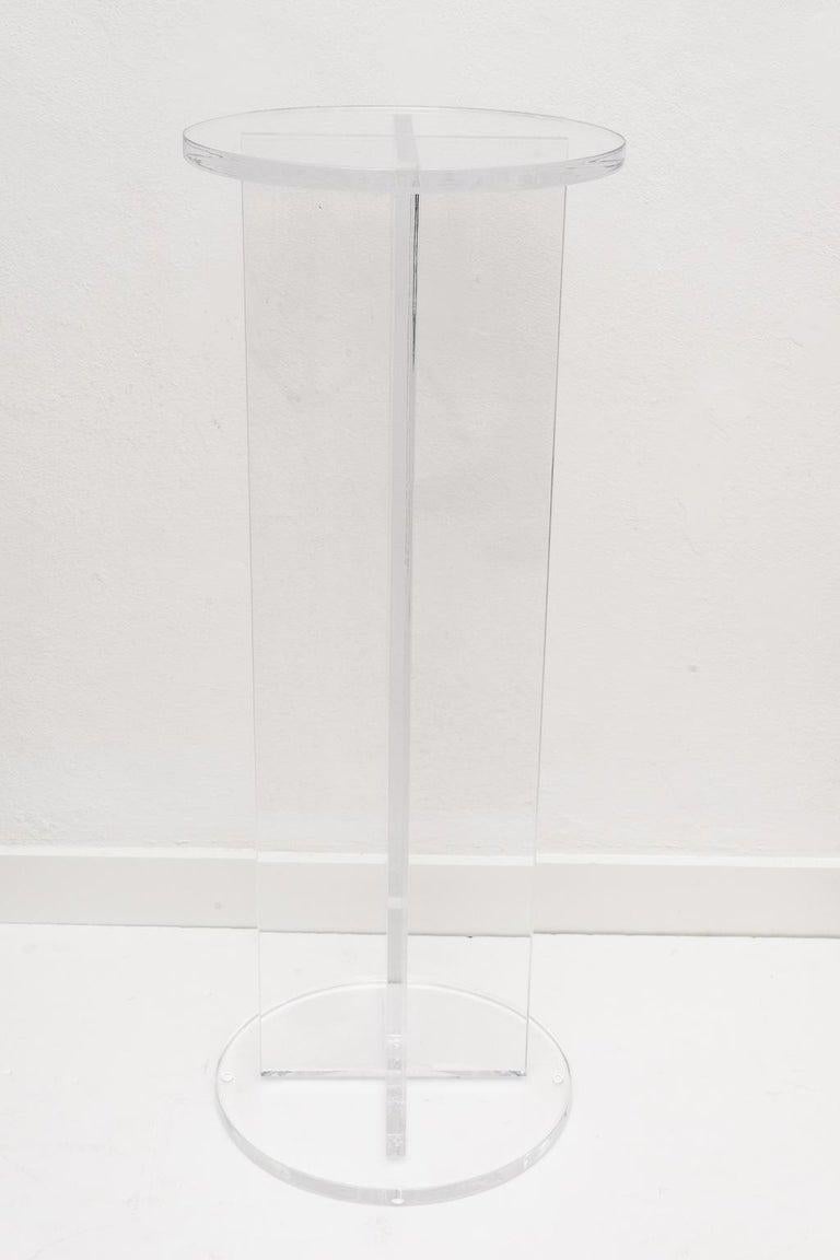 Lucite-Sockel von Iconic Snob Galeries (Moderne) im Angebot