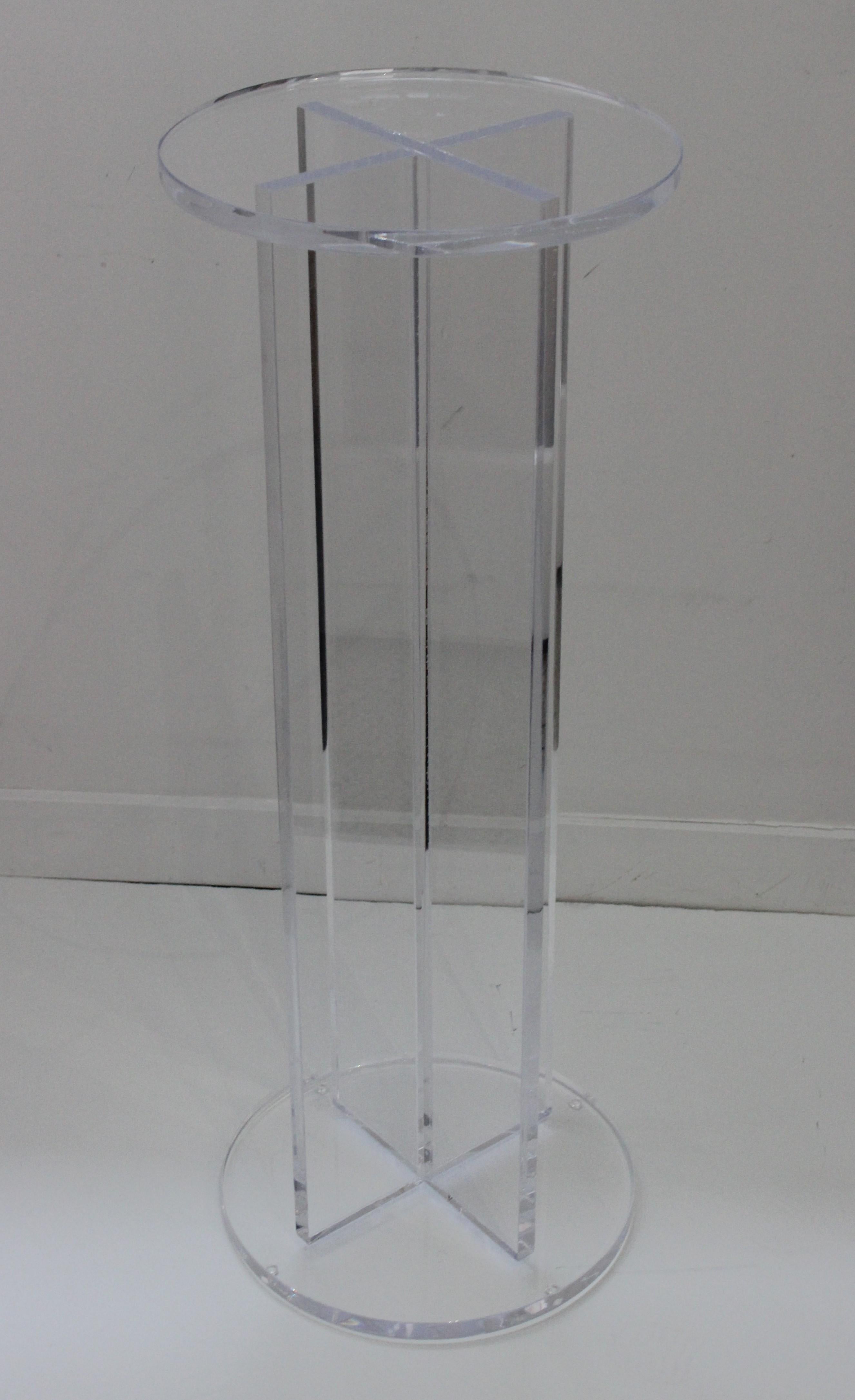 Lucite Pedestal by Iconic Snob Galeries In Good Condition For Sale In West Palm Beach, FL