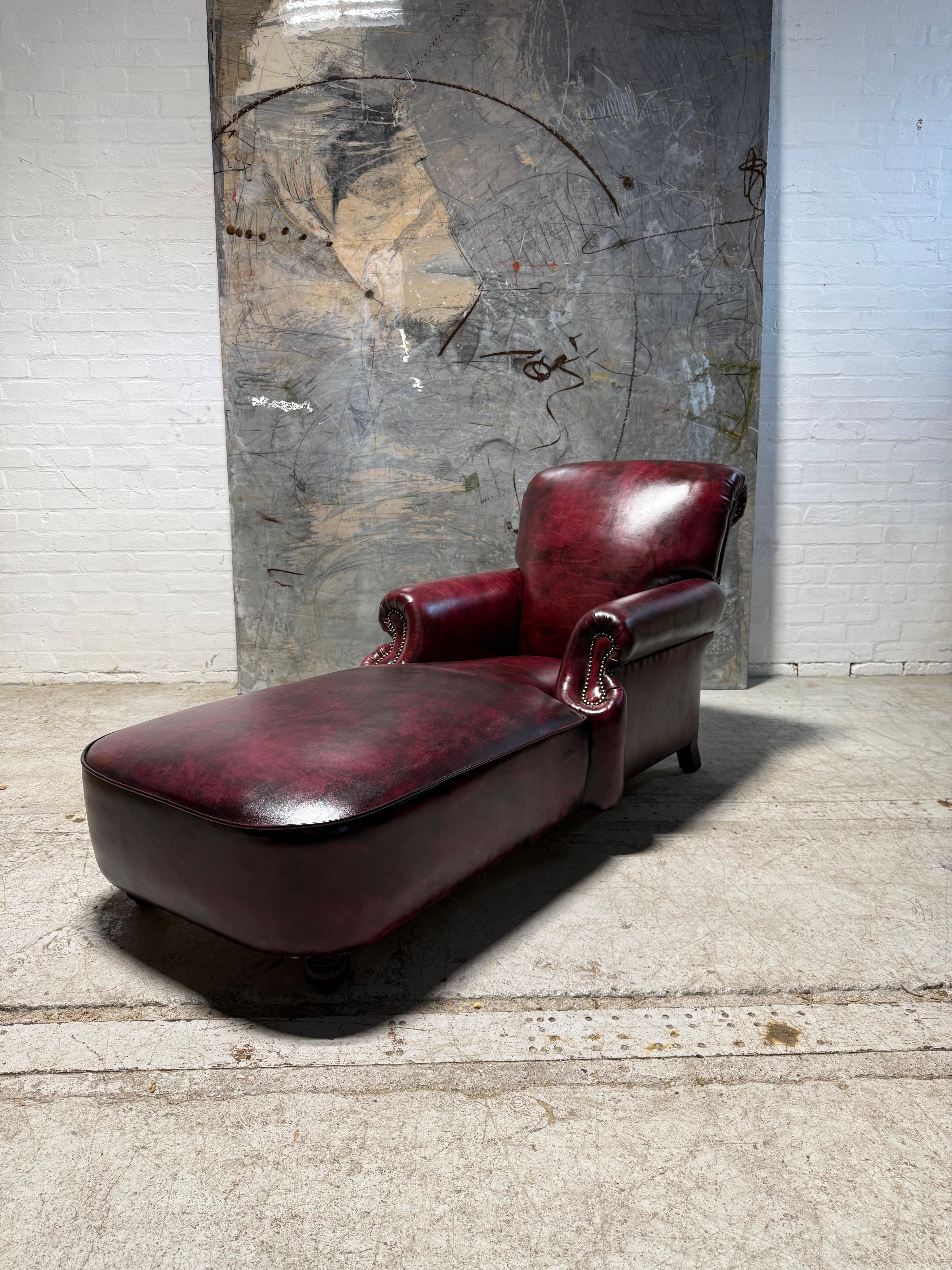 Our Shelburne Daybed in Hand Dyed leathers In New Condition For Sale In London, GB