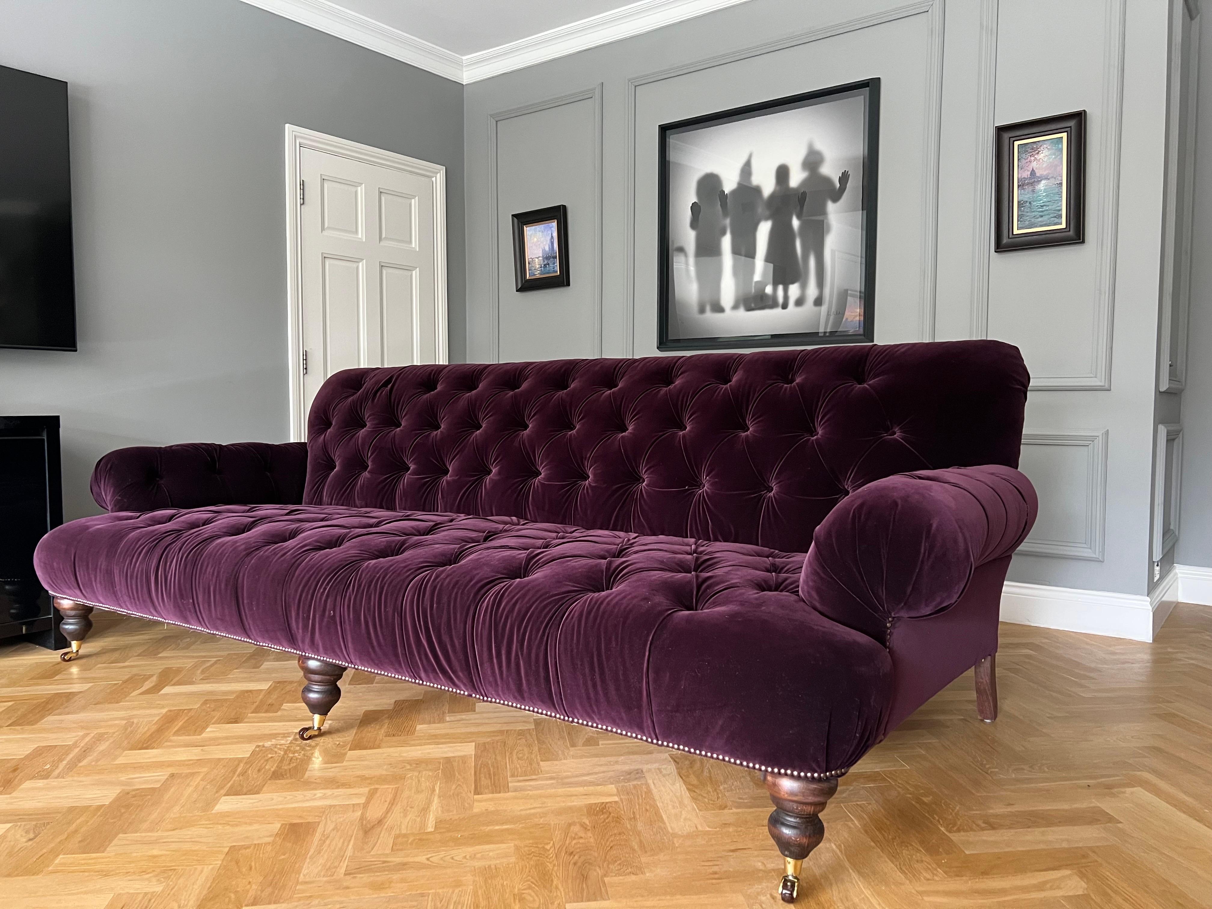 Our Robinson sofa is a very classic style of generous proportions that is certain to give presence to any interior.

It could also be crafted with a buttoned back and seat cushions.

     